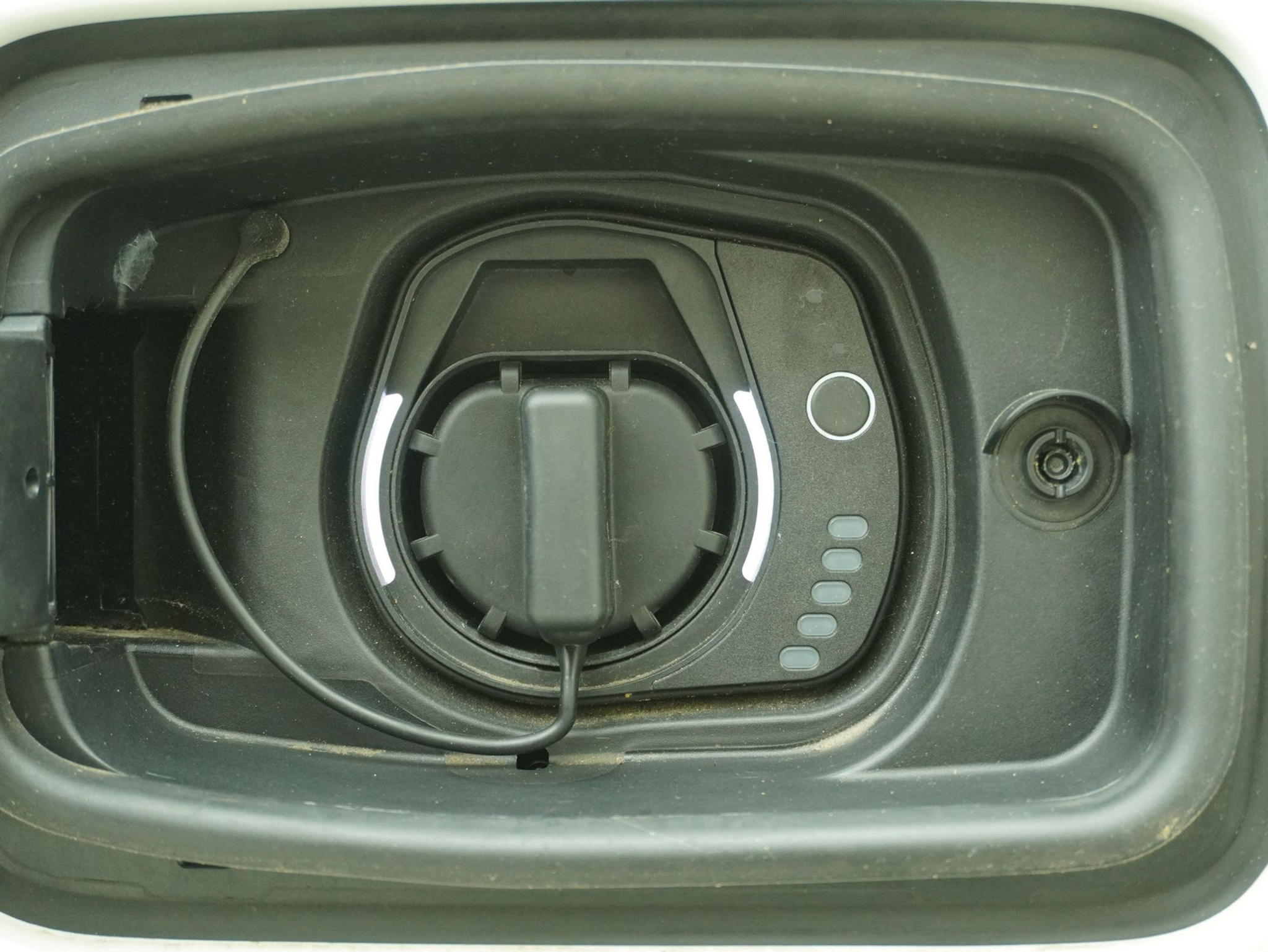 listing desktop thumbnail image 7