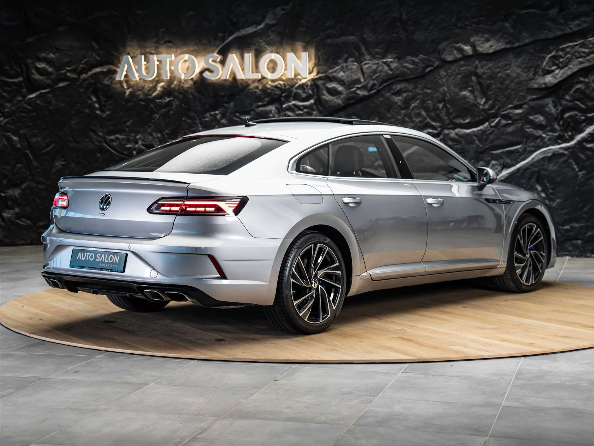 listing desktop thumbnail image 4