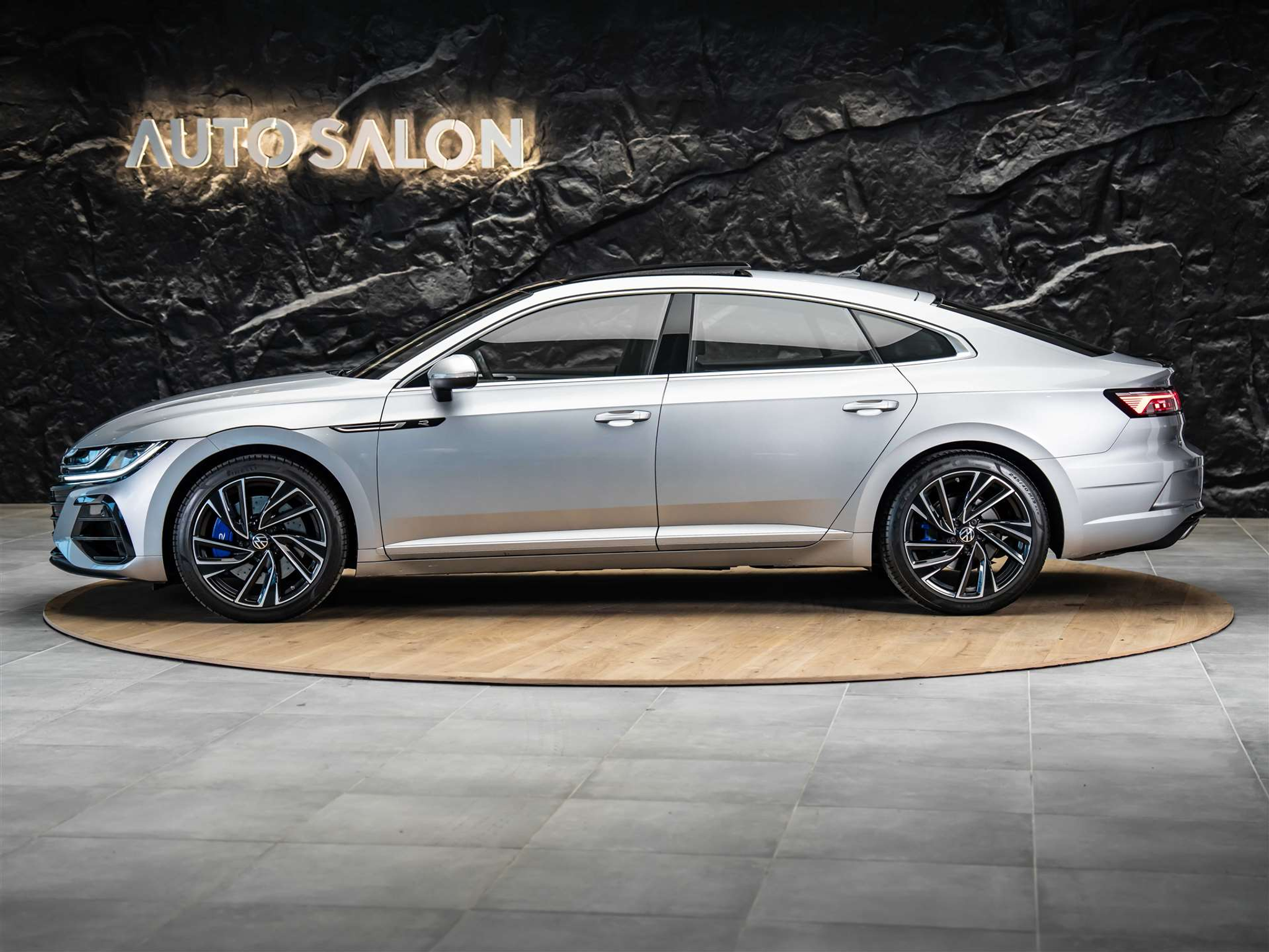 listing desktop thumbnail image 1