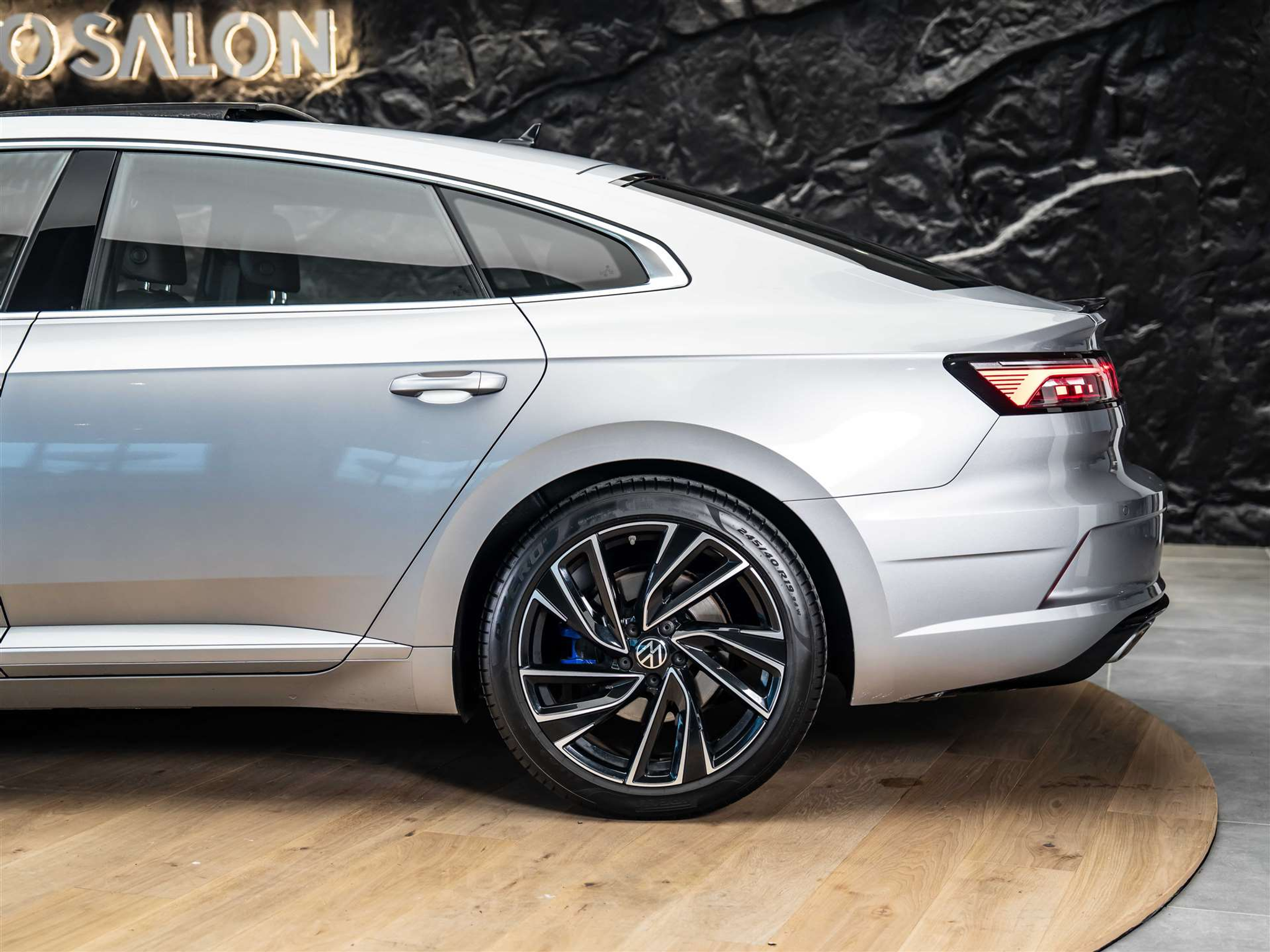 listing desktop thumbnail image 21