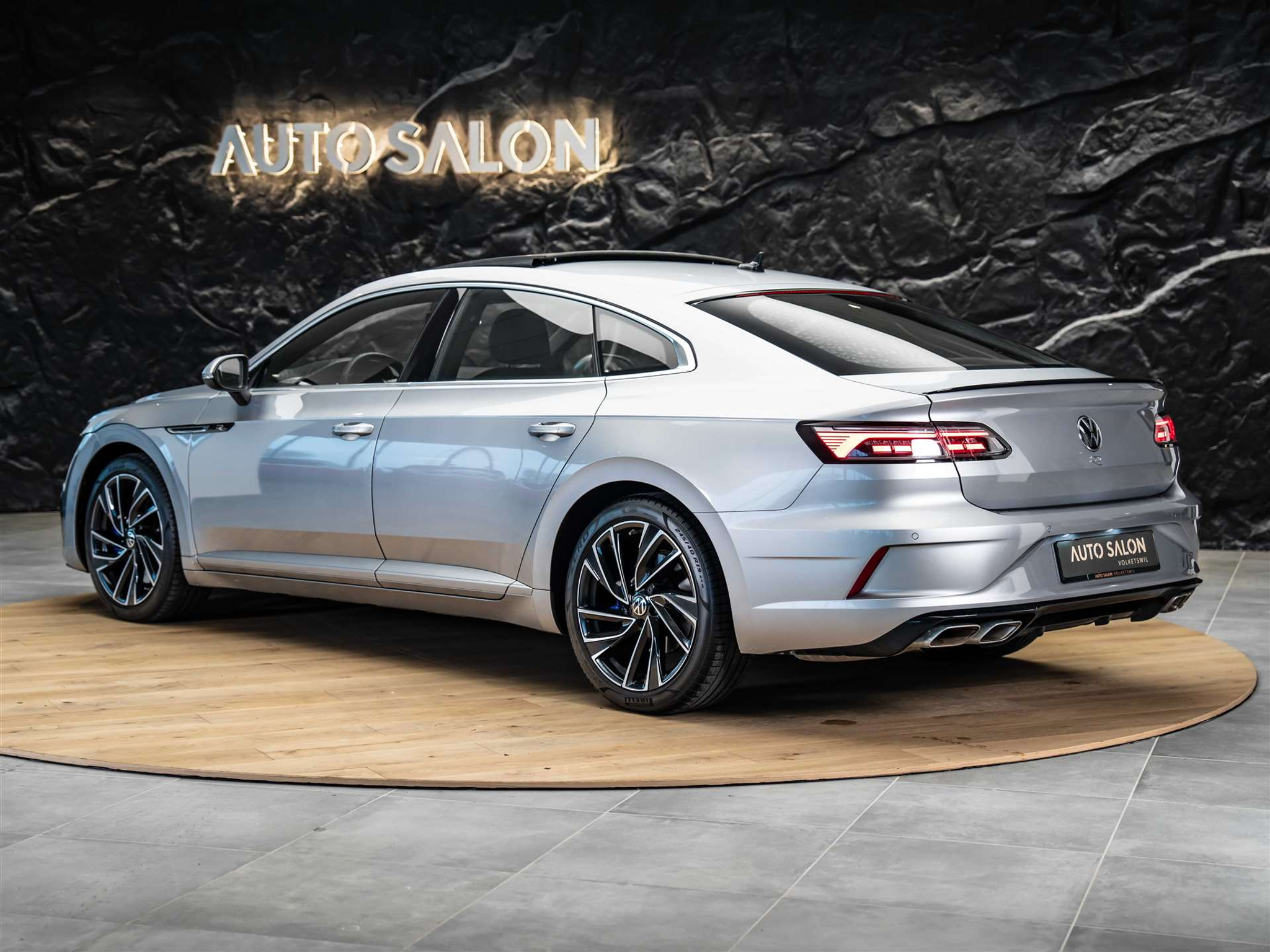 listing desktop thumbnail image 2