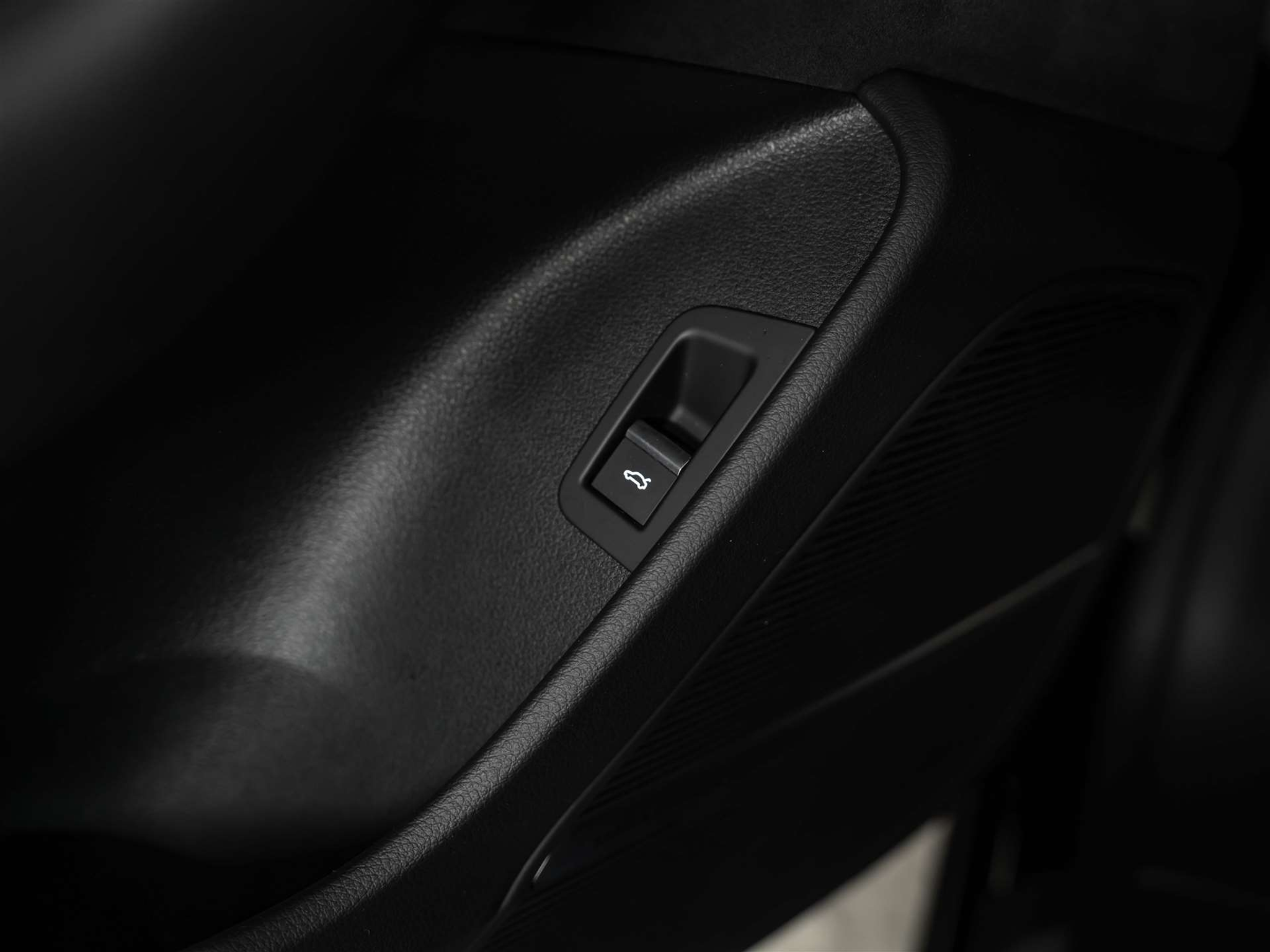 listing desktop thumbnail image 45