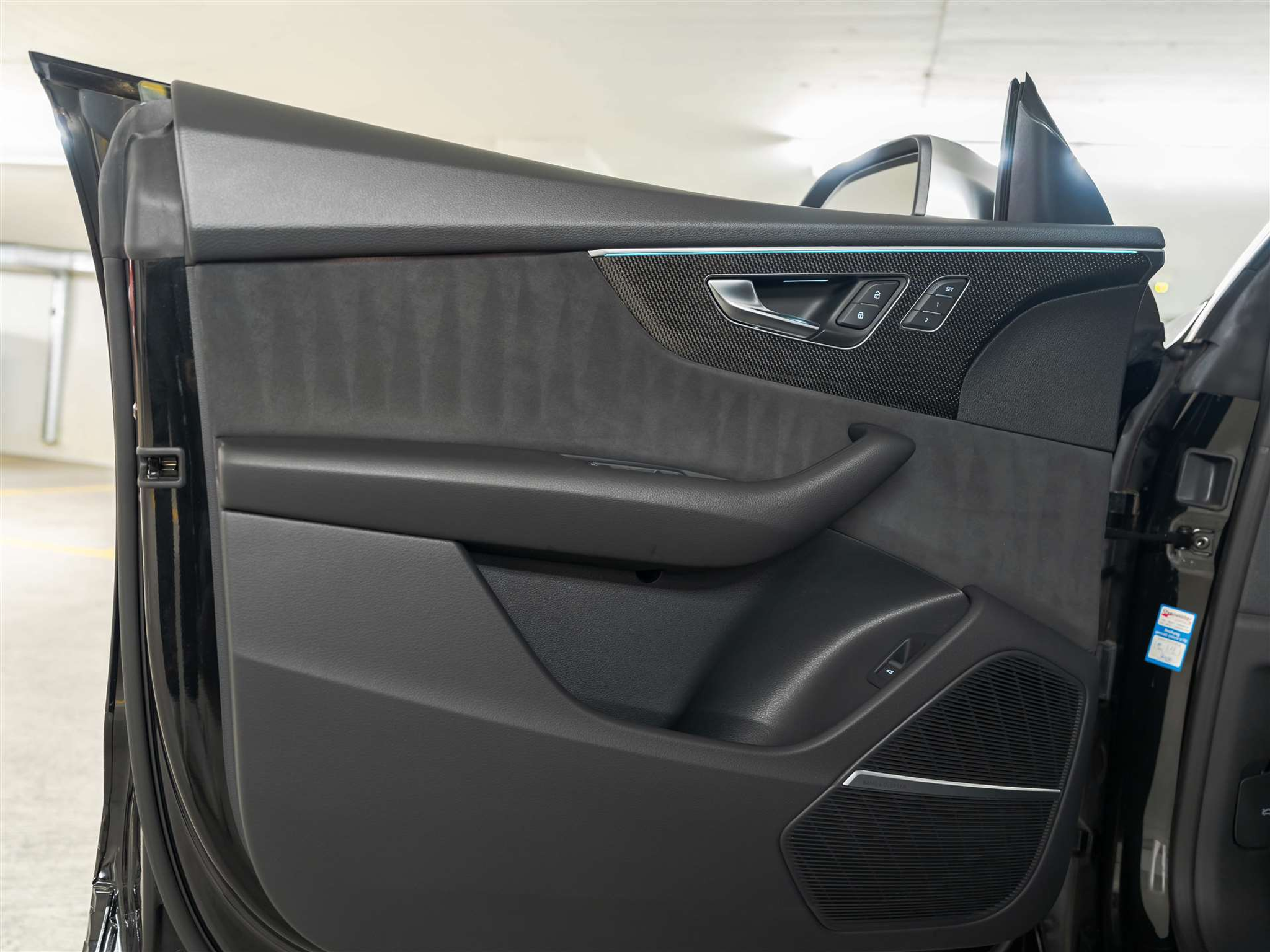 listing desktop thumbnail image 24