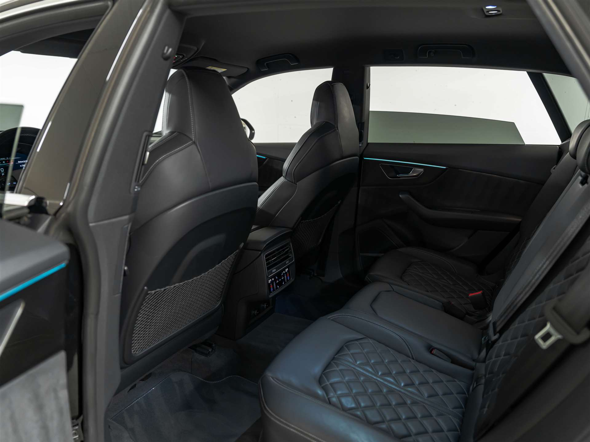 listing desktop thumbnail image 12