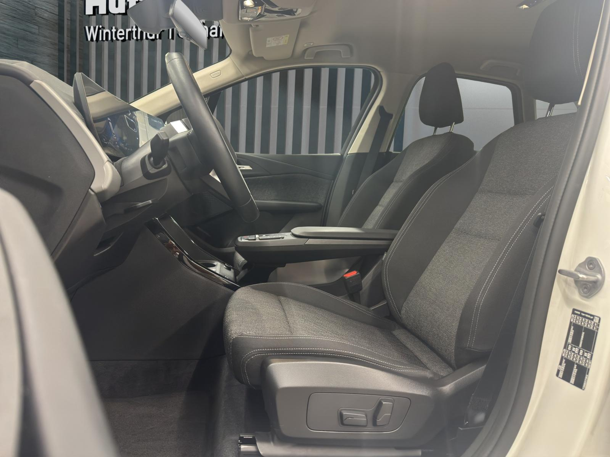 listing desktop thumbnail image 12