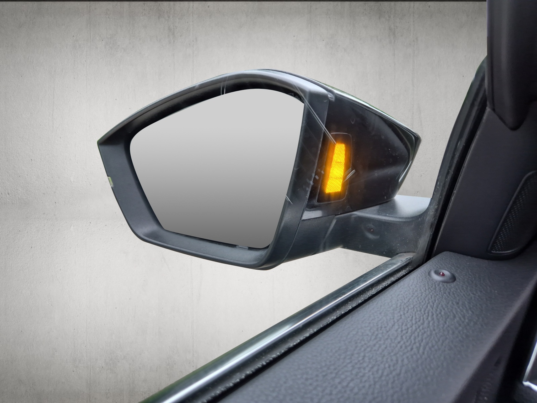 listing desktop thumbnail image 18