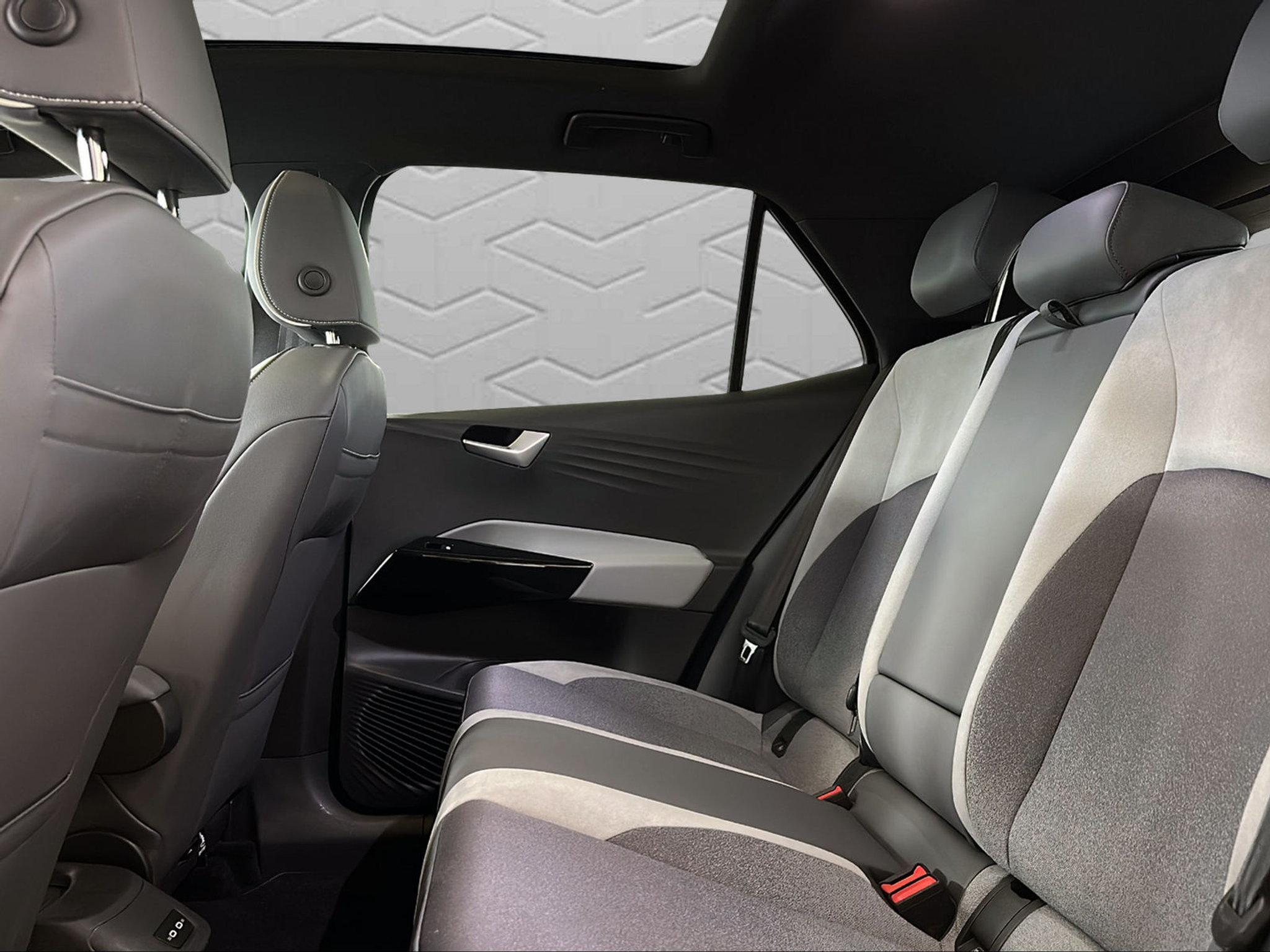 listing desktop thumbnail image 12