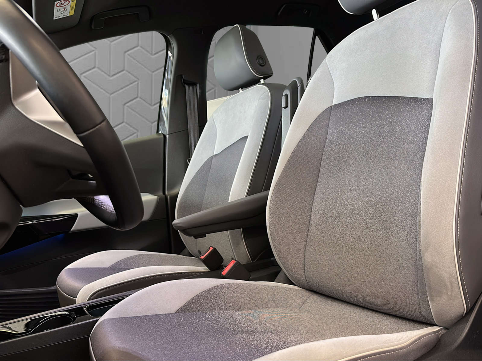 listing desktop thumbnail image 6