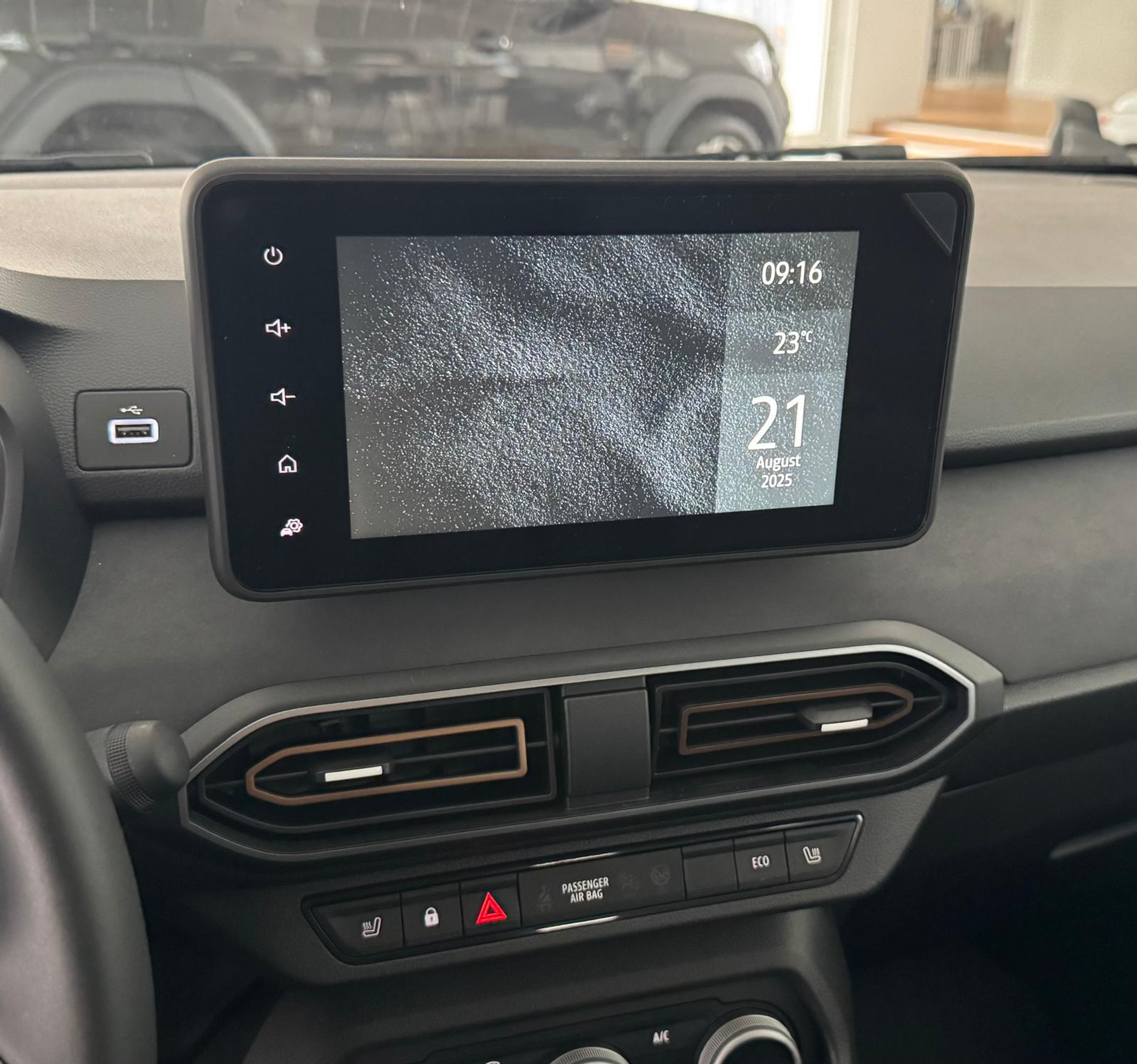 listing desktop thumbnail image 15