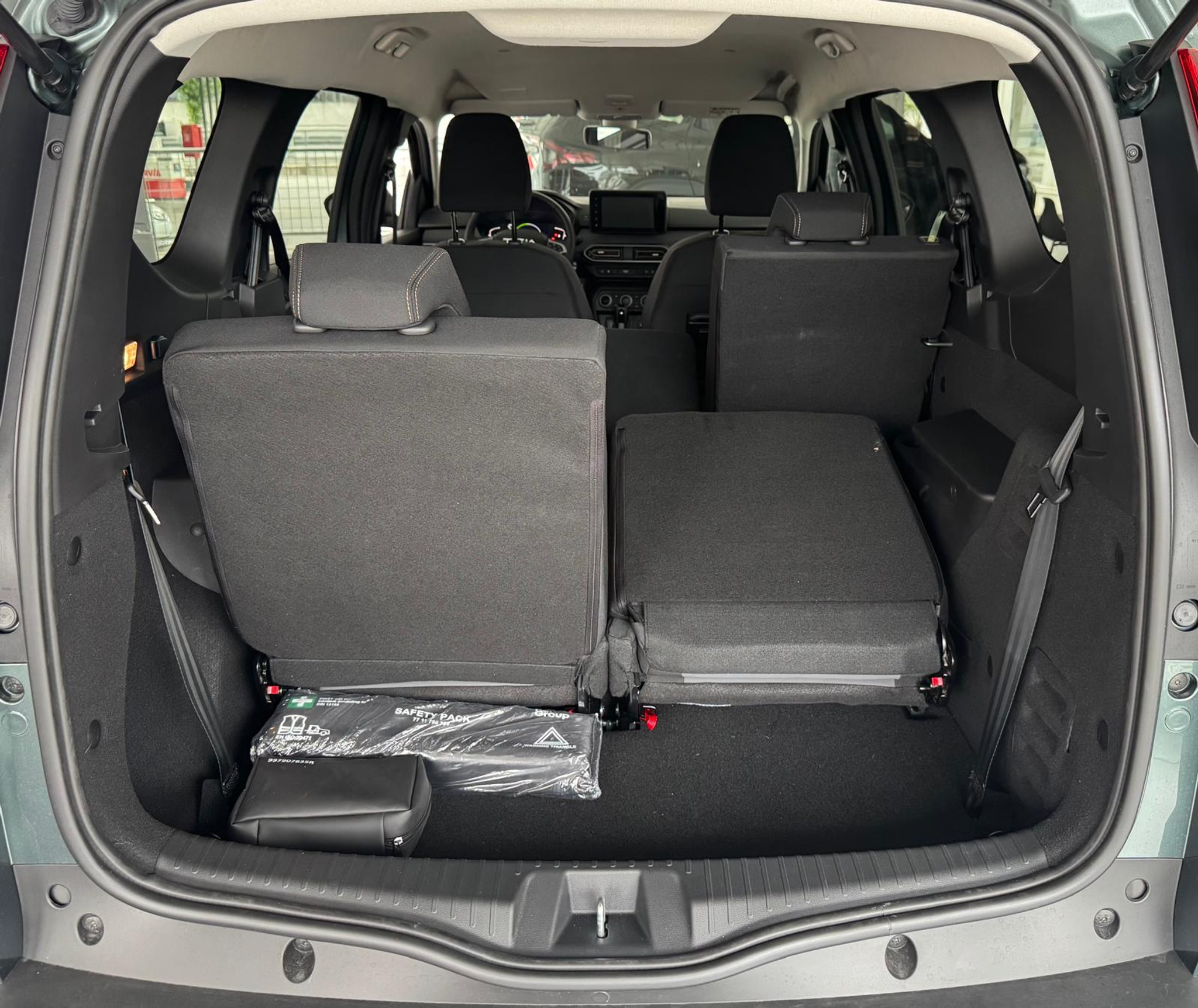 listing desktop thumbnail image 11