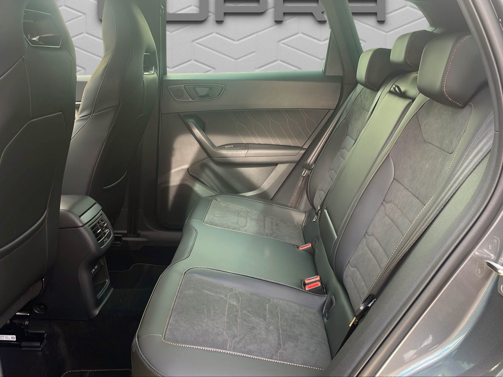 listing desktop thumbnail image 9