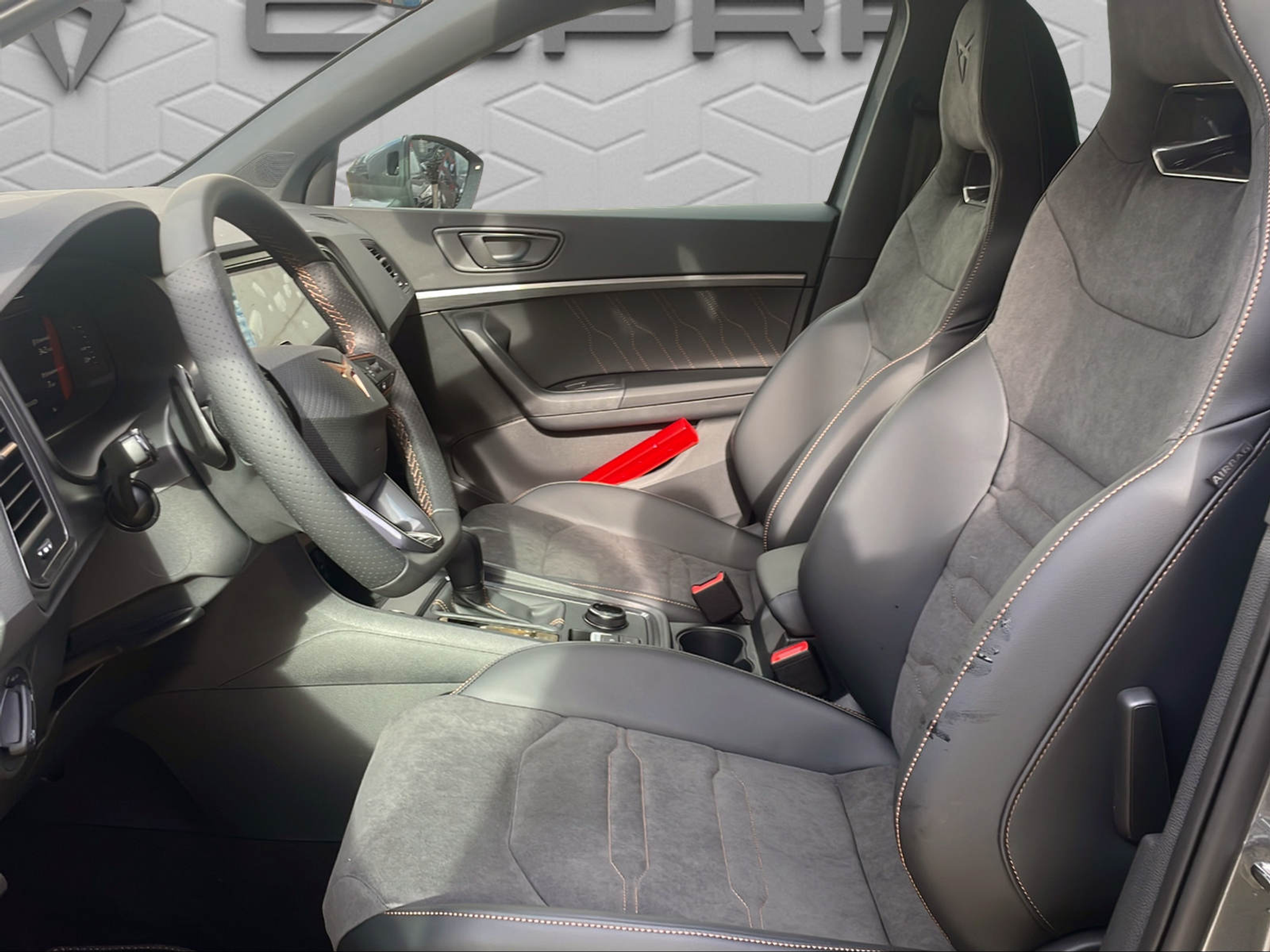 listing desktop thumbnail image 3