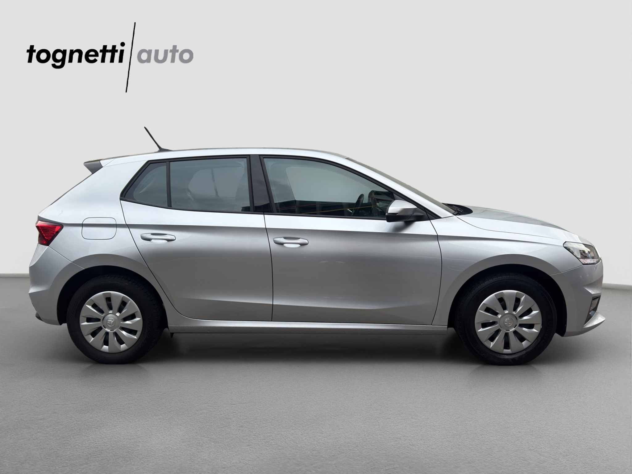 listing desktop thumbnail image 2