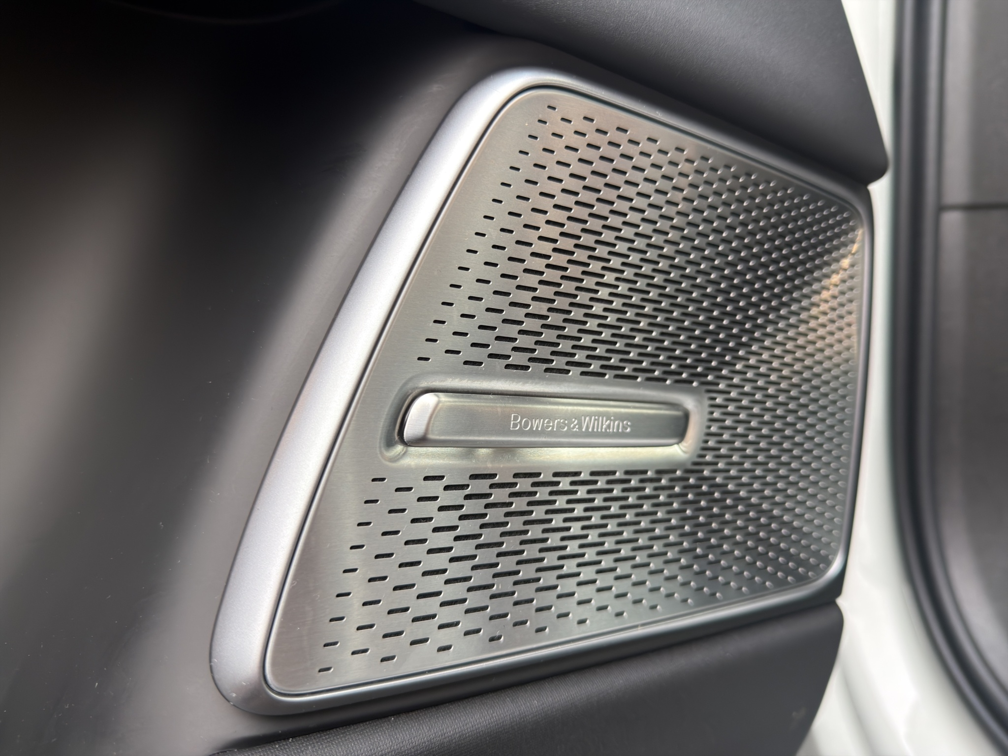 listing desktop thumbnail image 22