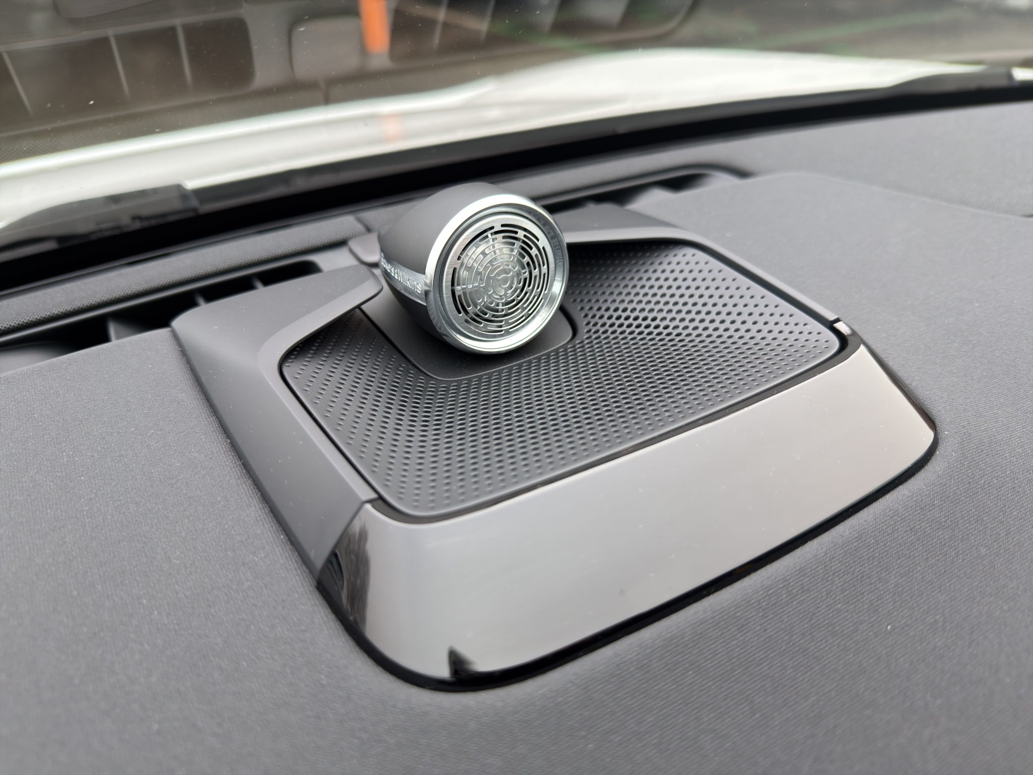 listing desktop thumbnail image 26