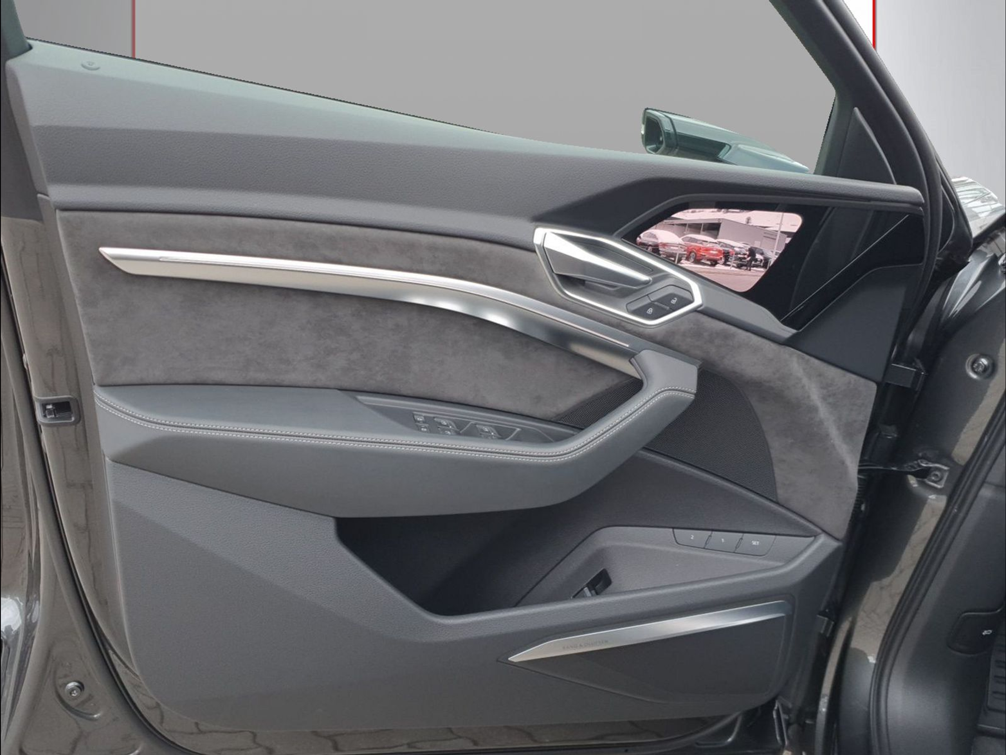 listing desktop thumbnail image 9