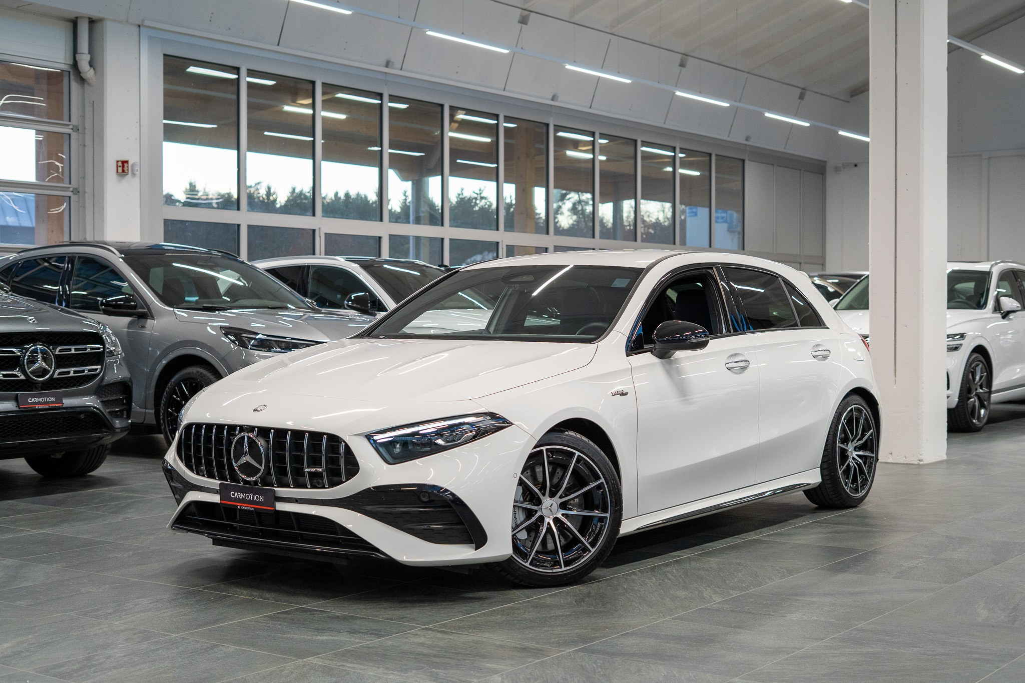 listing desktop thumbnail image 0