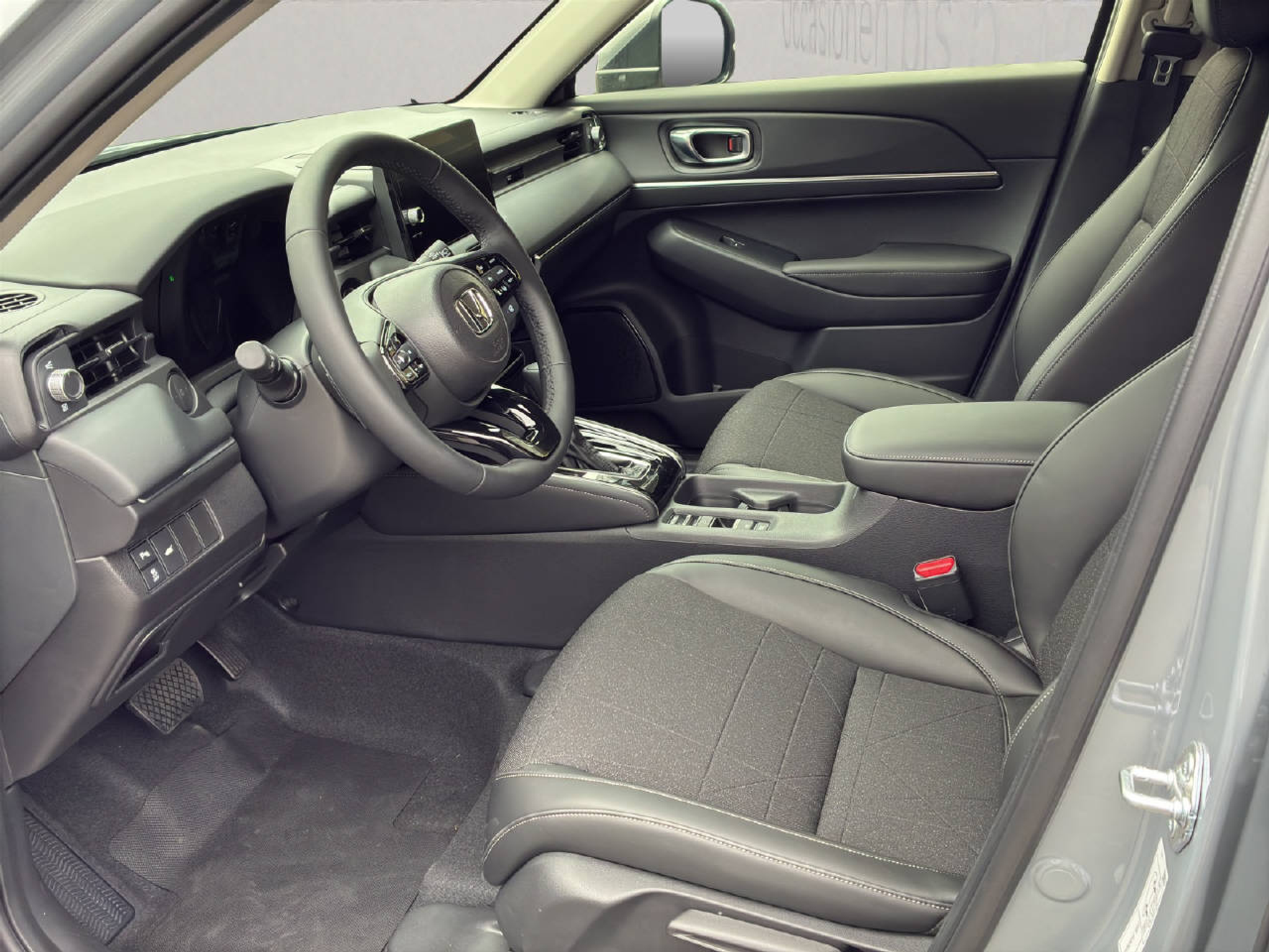 listing desktop thumbnail image 4