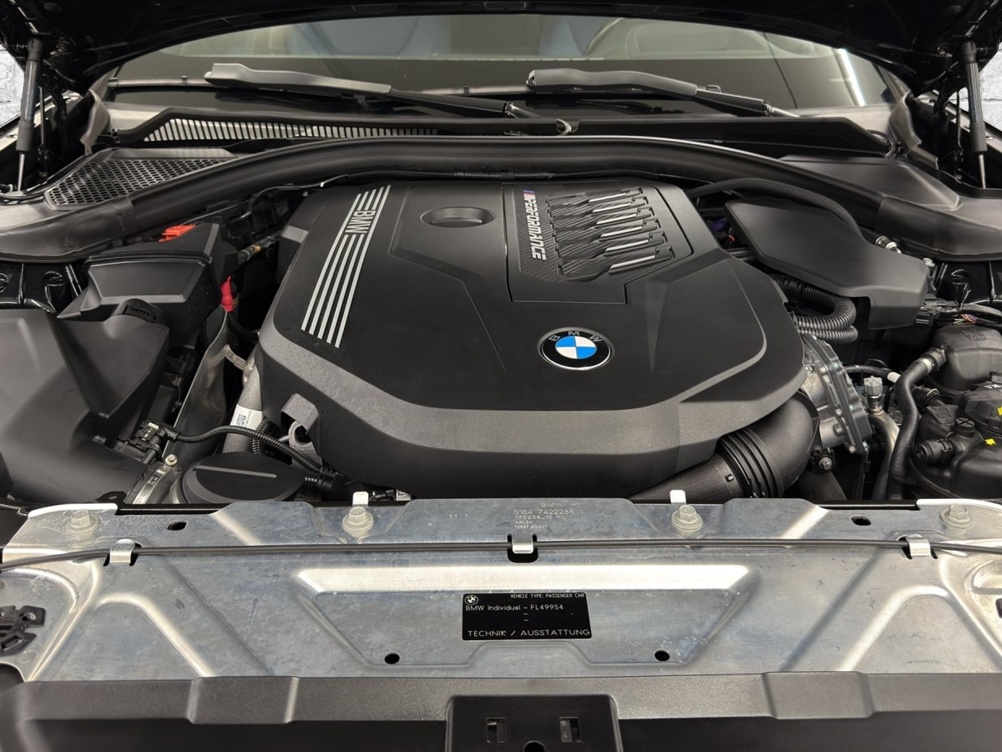 listing desktop thumbnail image 17