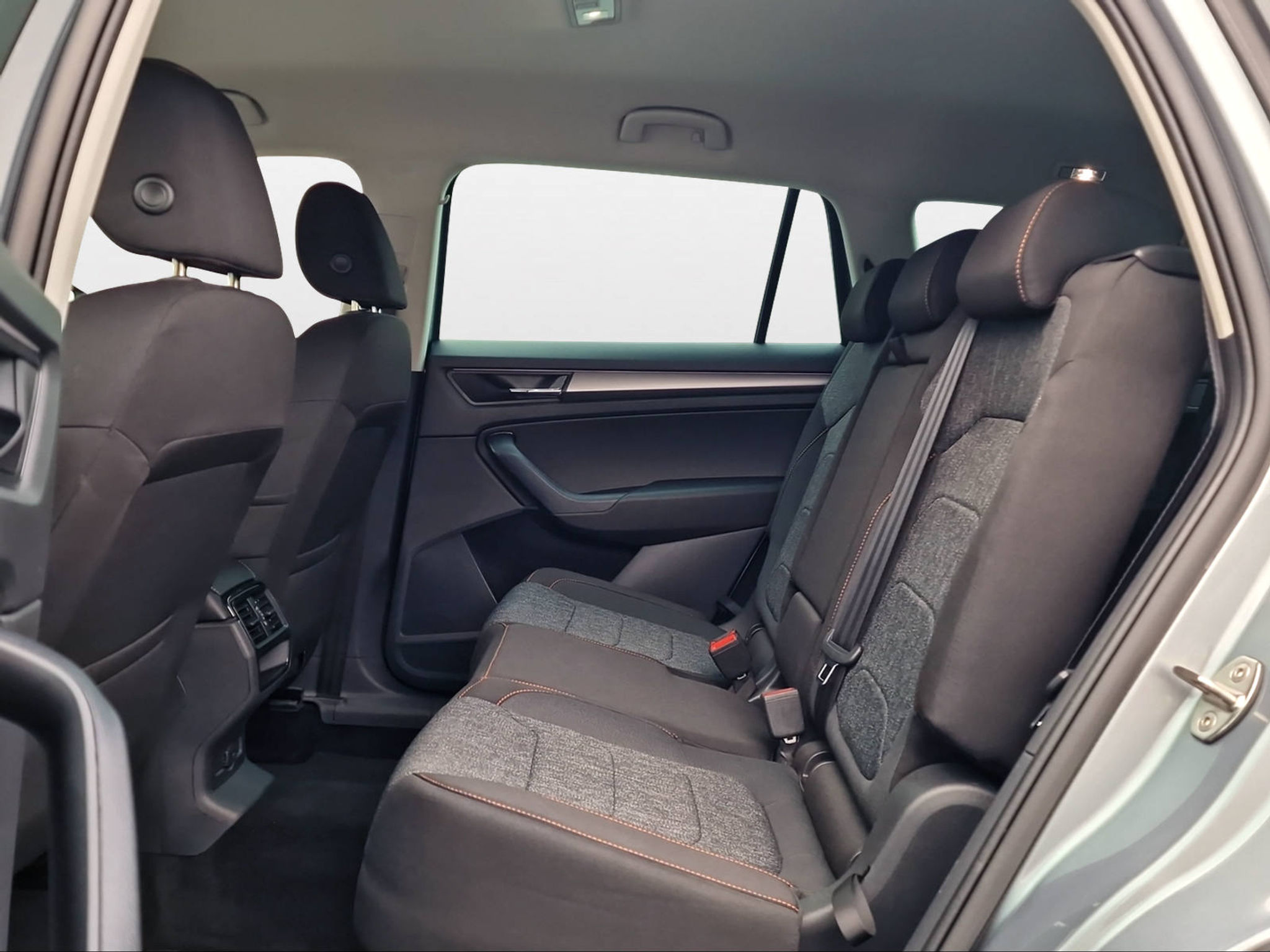 listing desktop thumbnail image 10