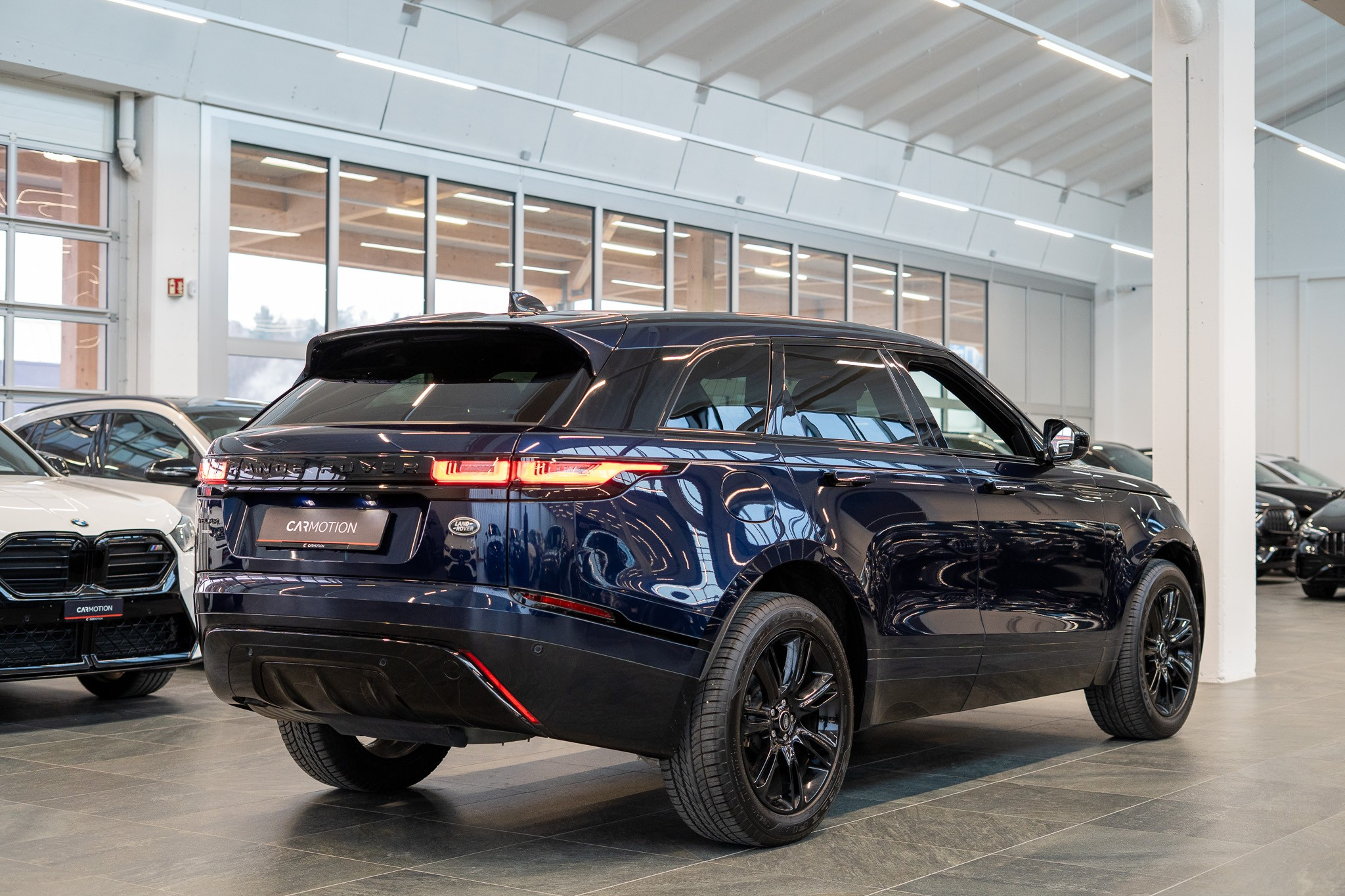 listing desktop thumbnail image 3