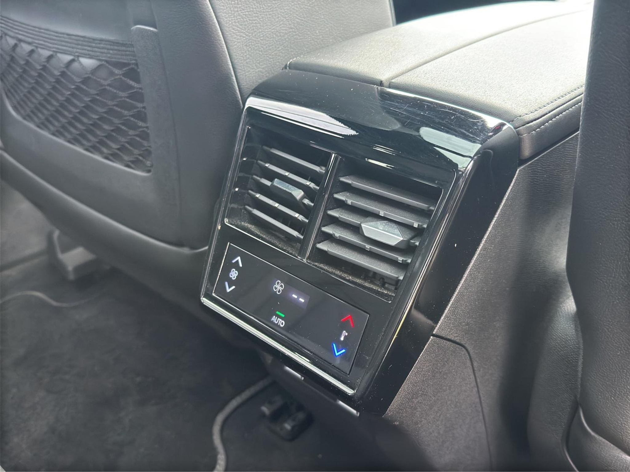 listing desktop thumbnail image 23