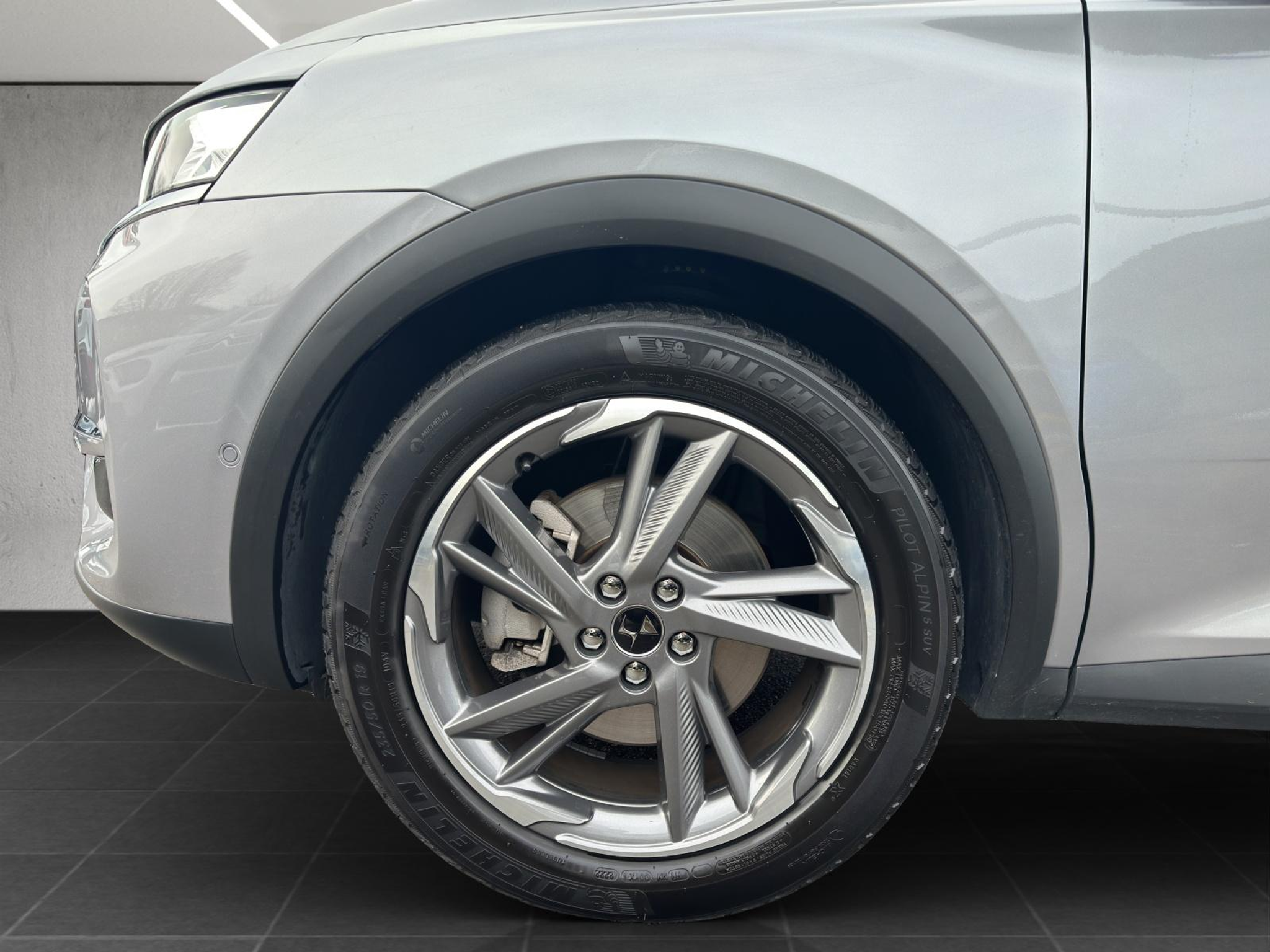 listing desktop thumbnail image 15