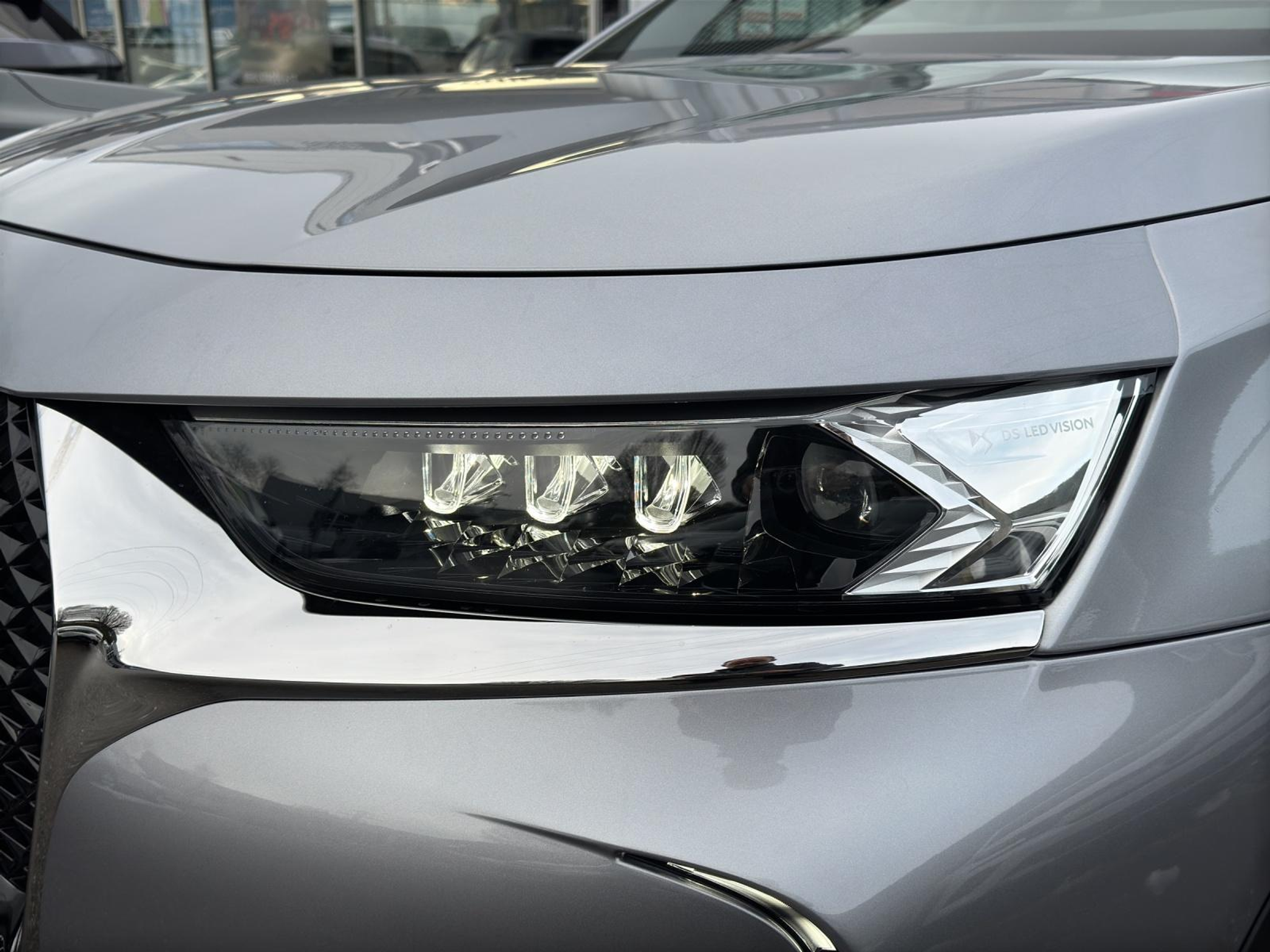 listing desktop thumbnail image 17