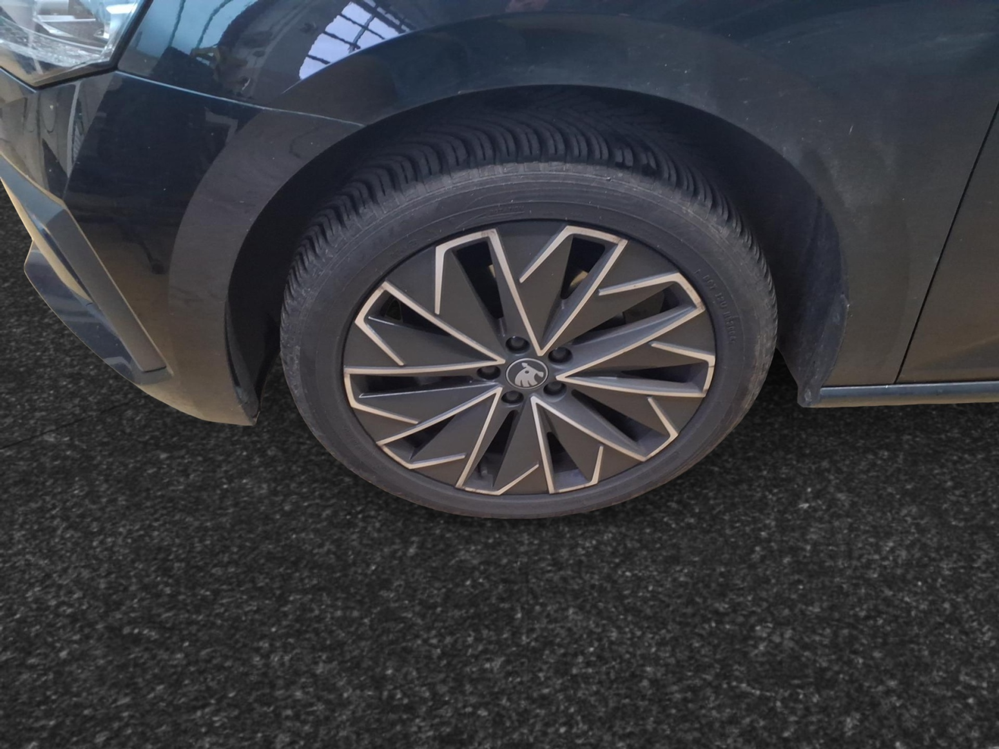 listing desktop thumbnail image 5