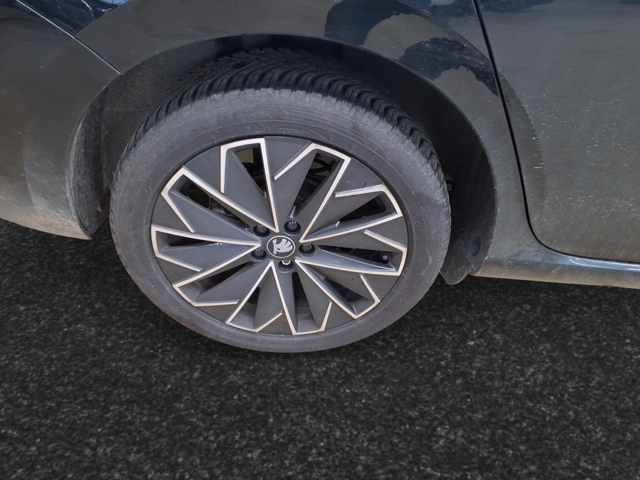 listing desktop thumbnail image 4