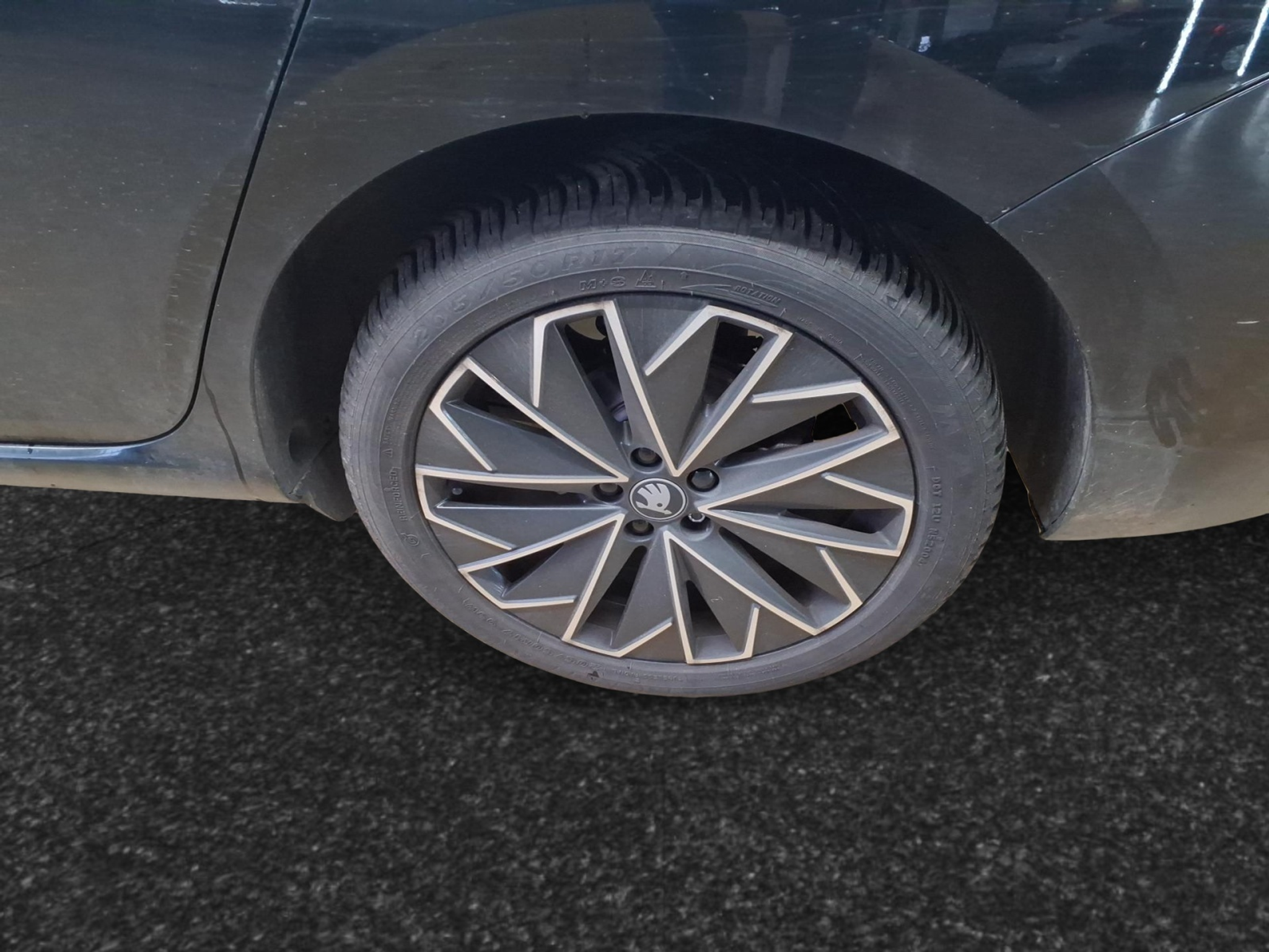 listing desktop thumbnail image 6