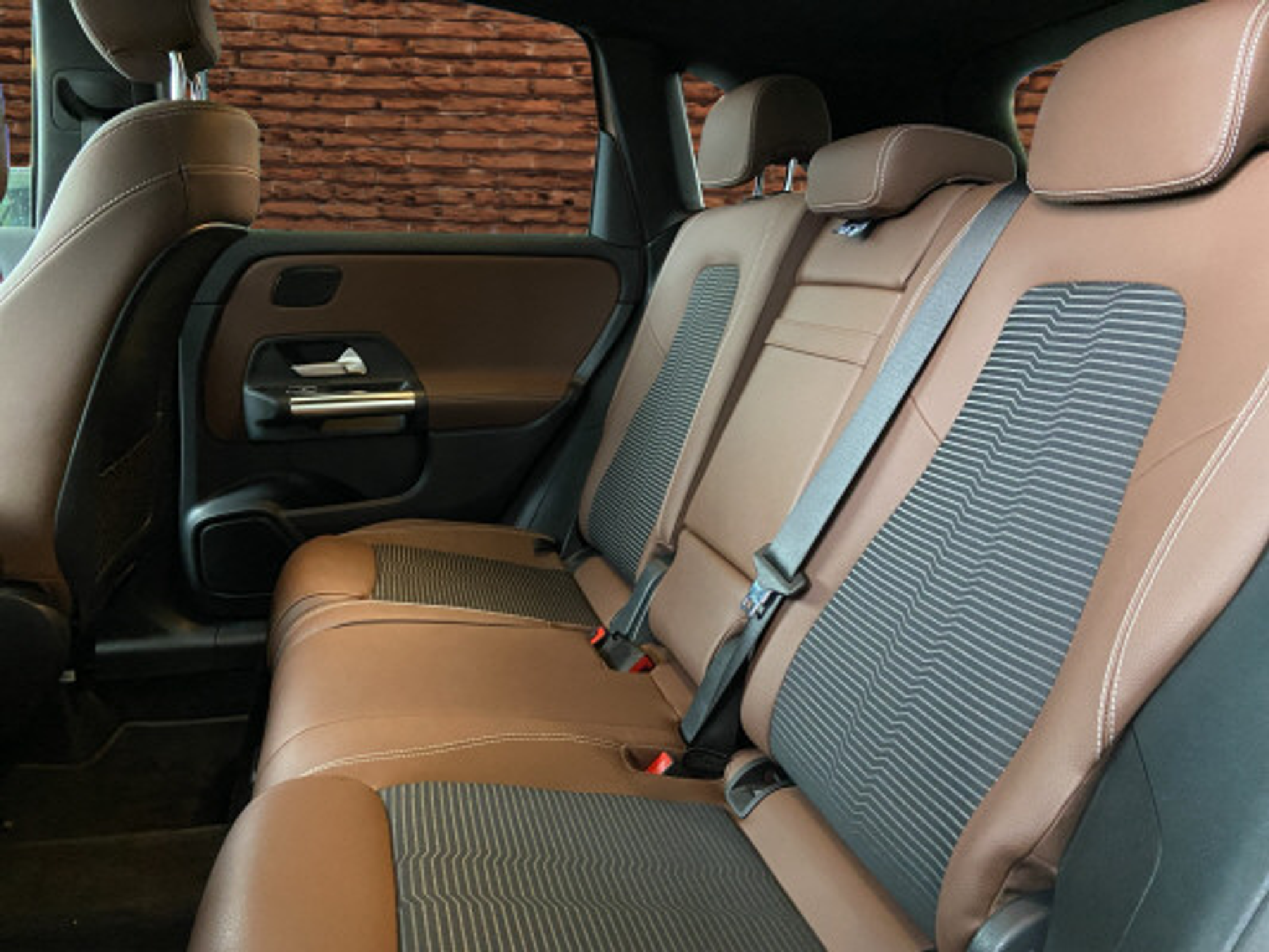 listing desktop thumbnail image 13