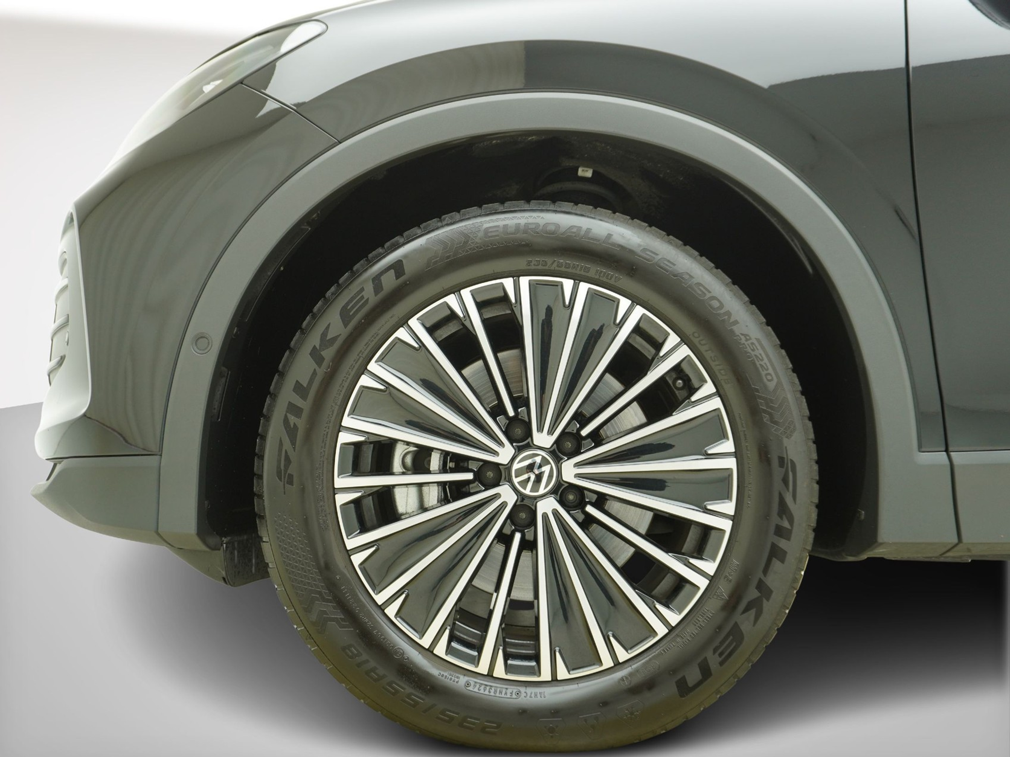 listing desktop thumbnail image 6