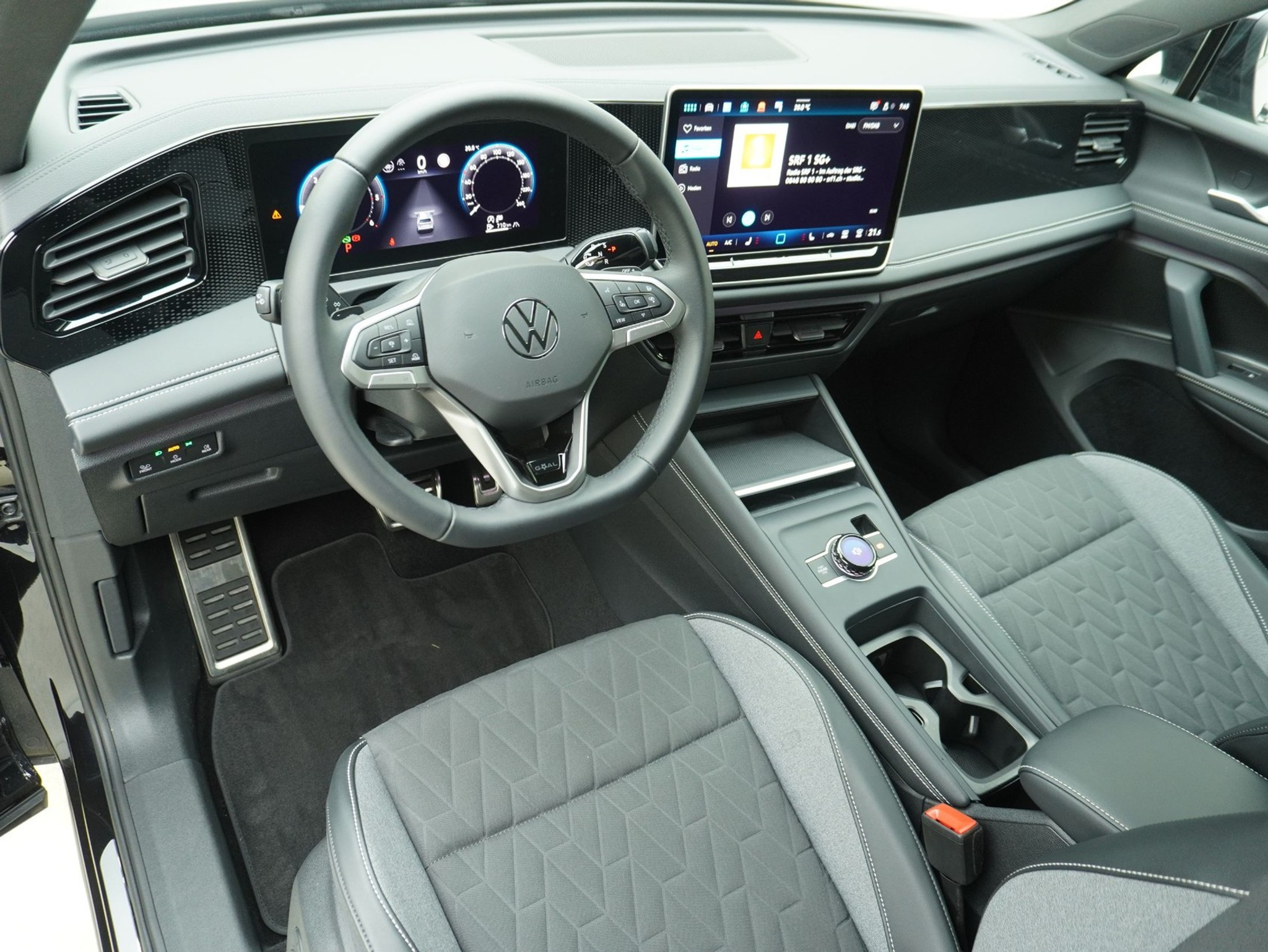 listing desktop thumbnail image 10