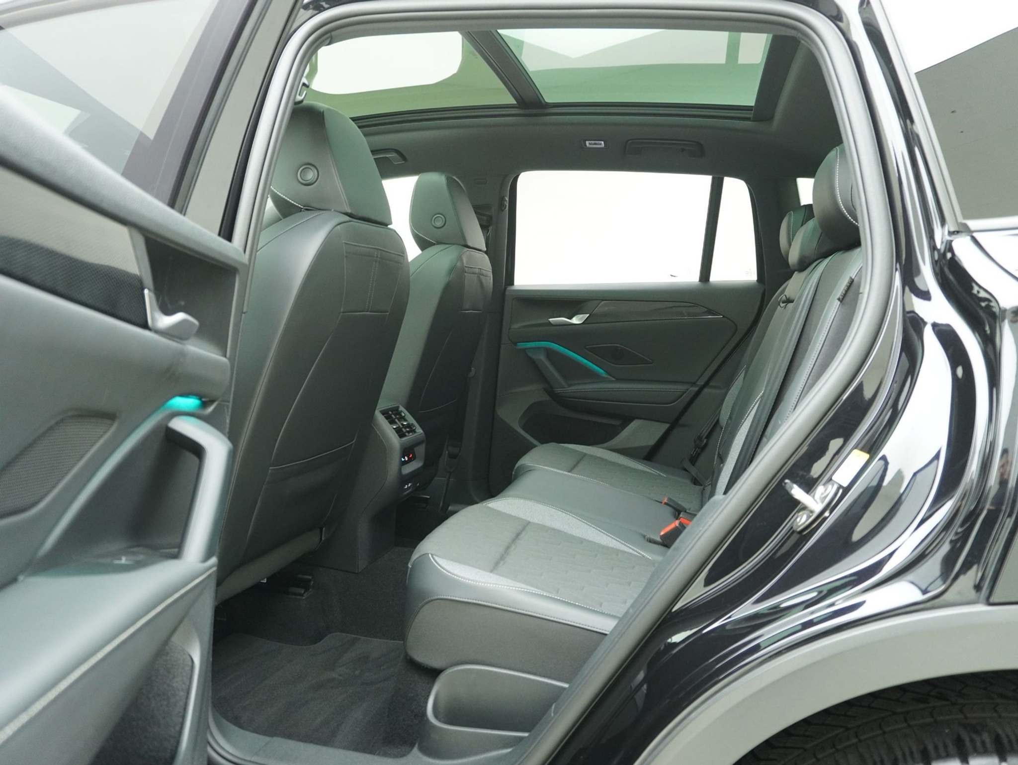 listing desktop thumbnail image 12