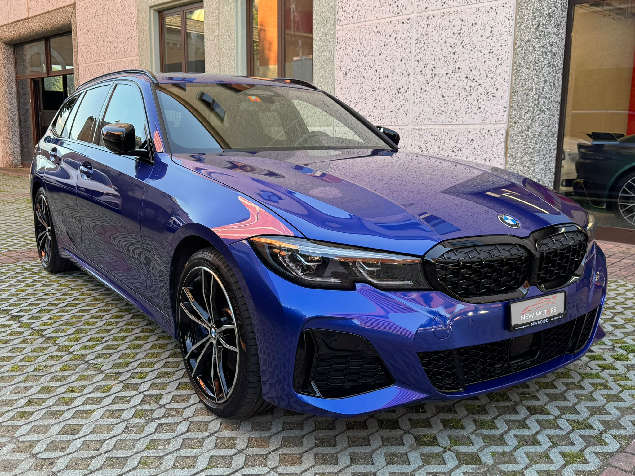 listing desktop thumbnail image 2