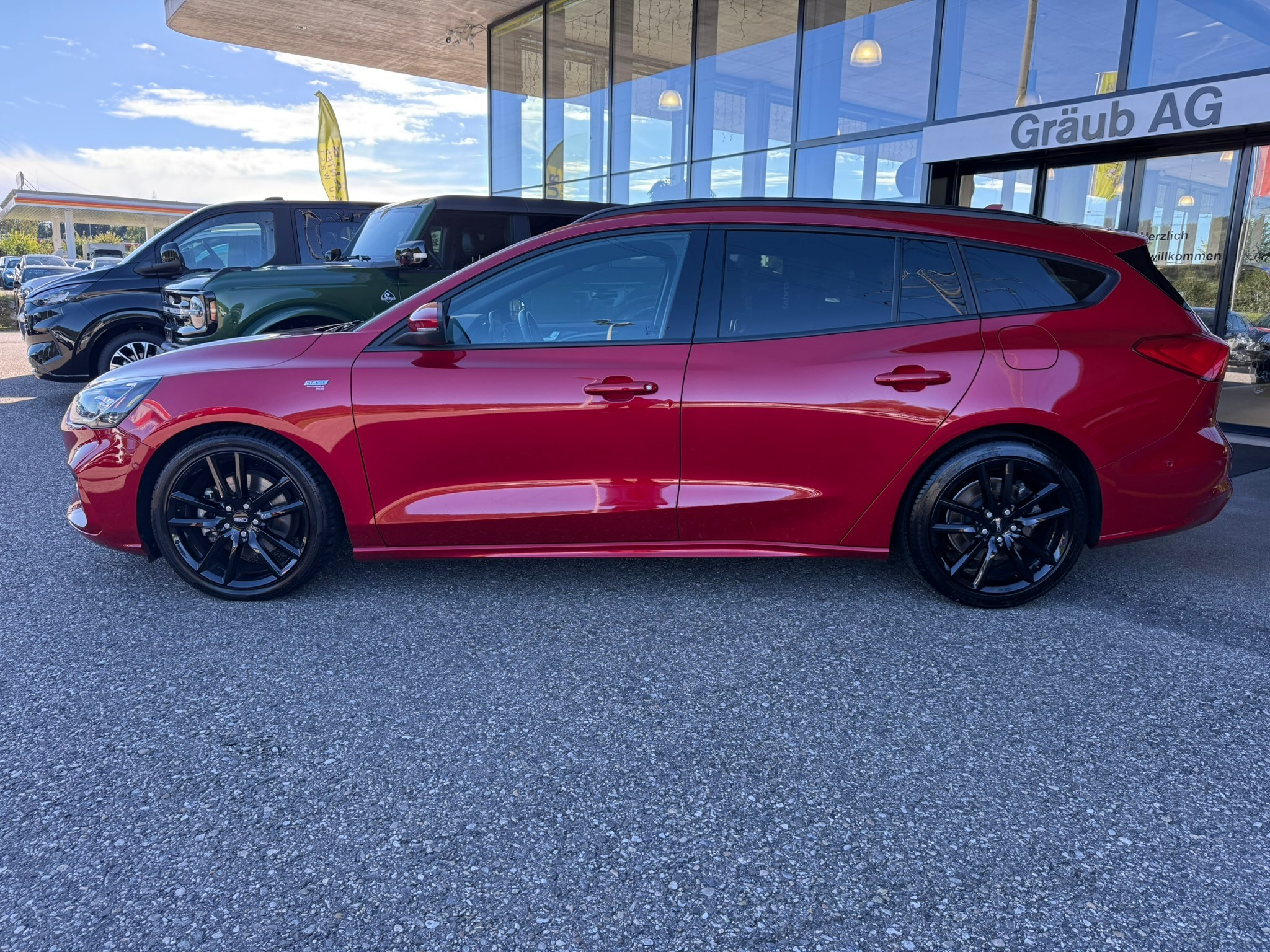 listing desktop thumbnail image 3