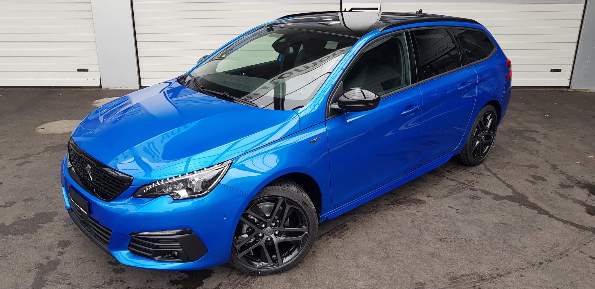 listing desktop thumbnail image 2