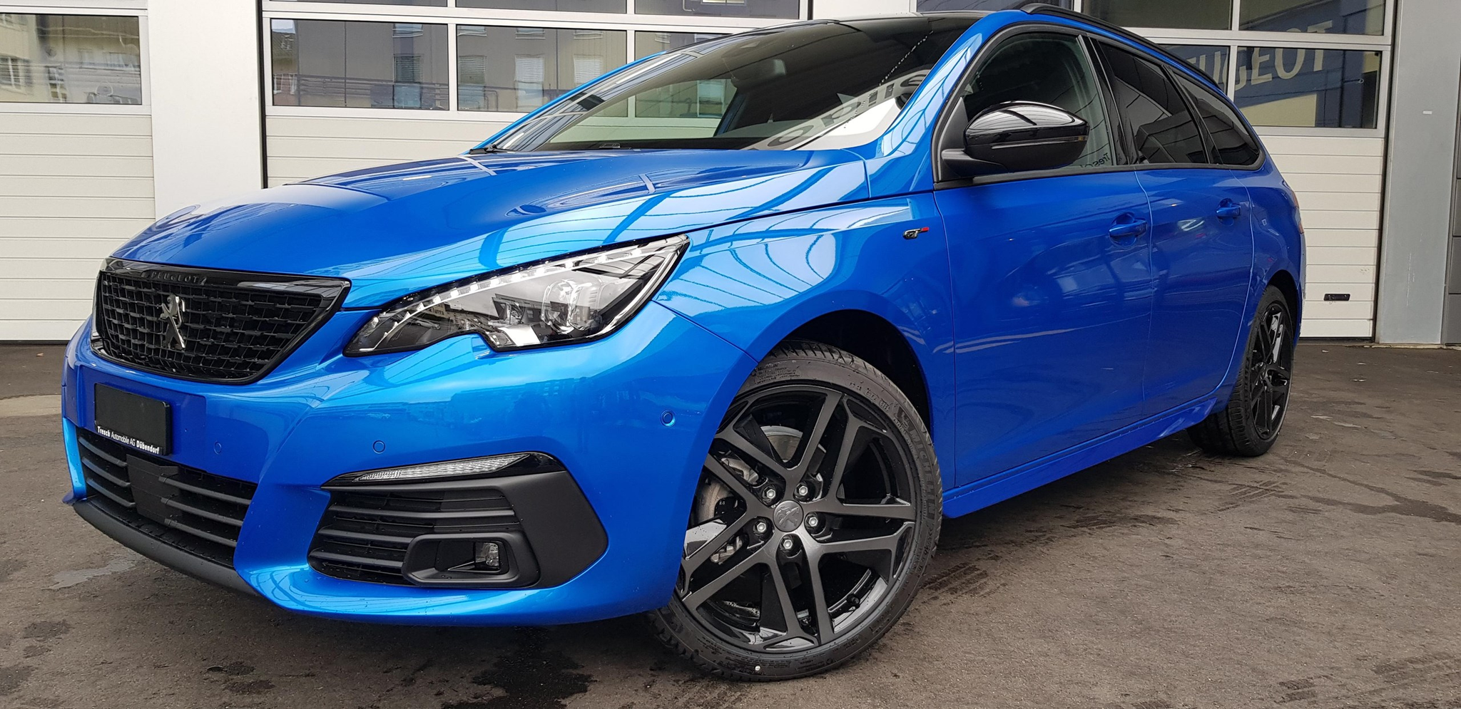 listing desktop thumbnail image 4