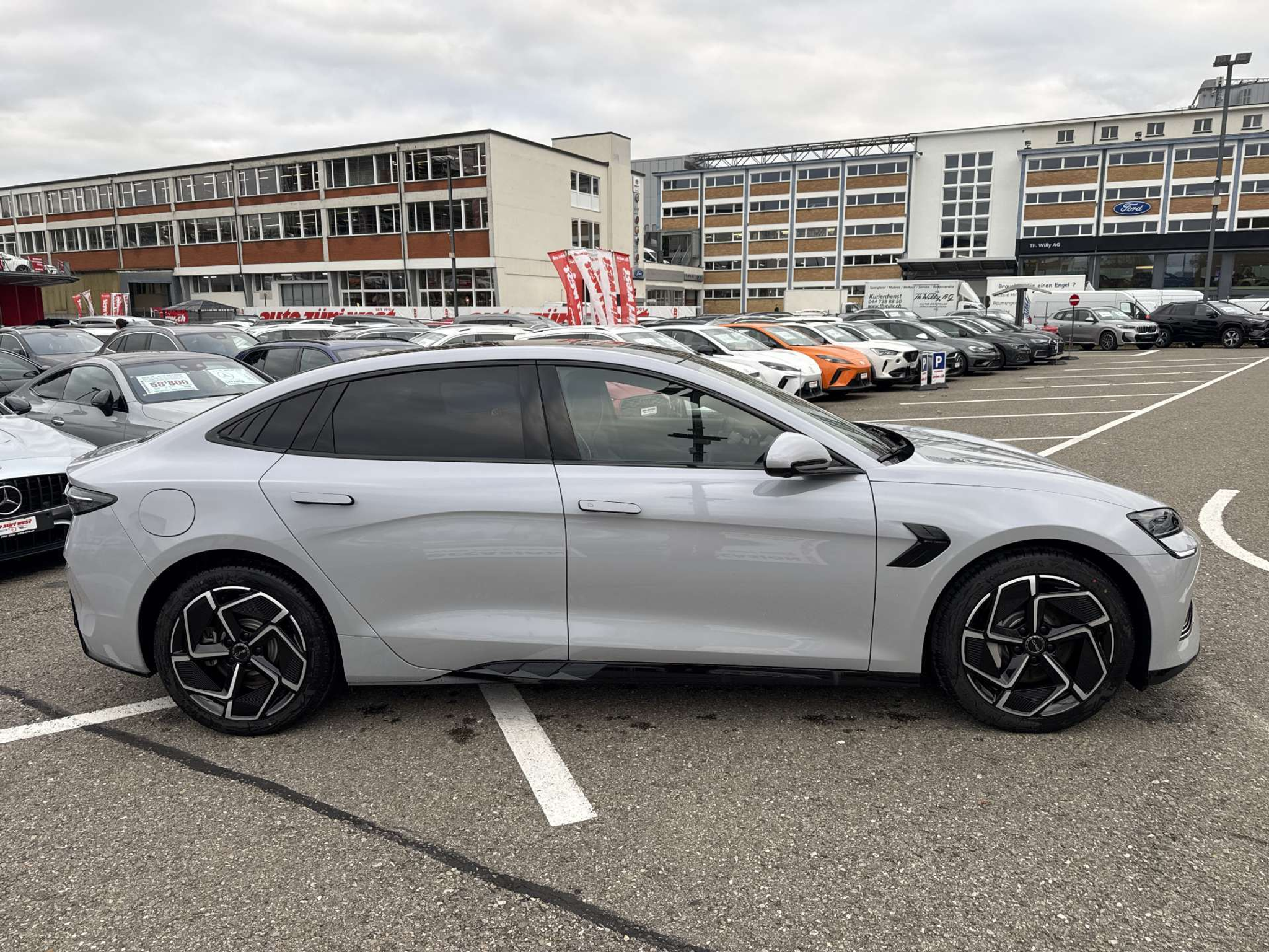 listing desktop thumbnail image 10