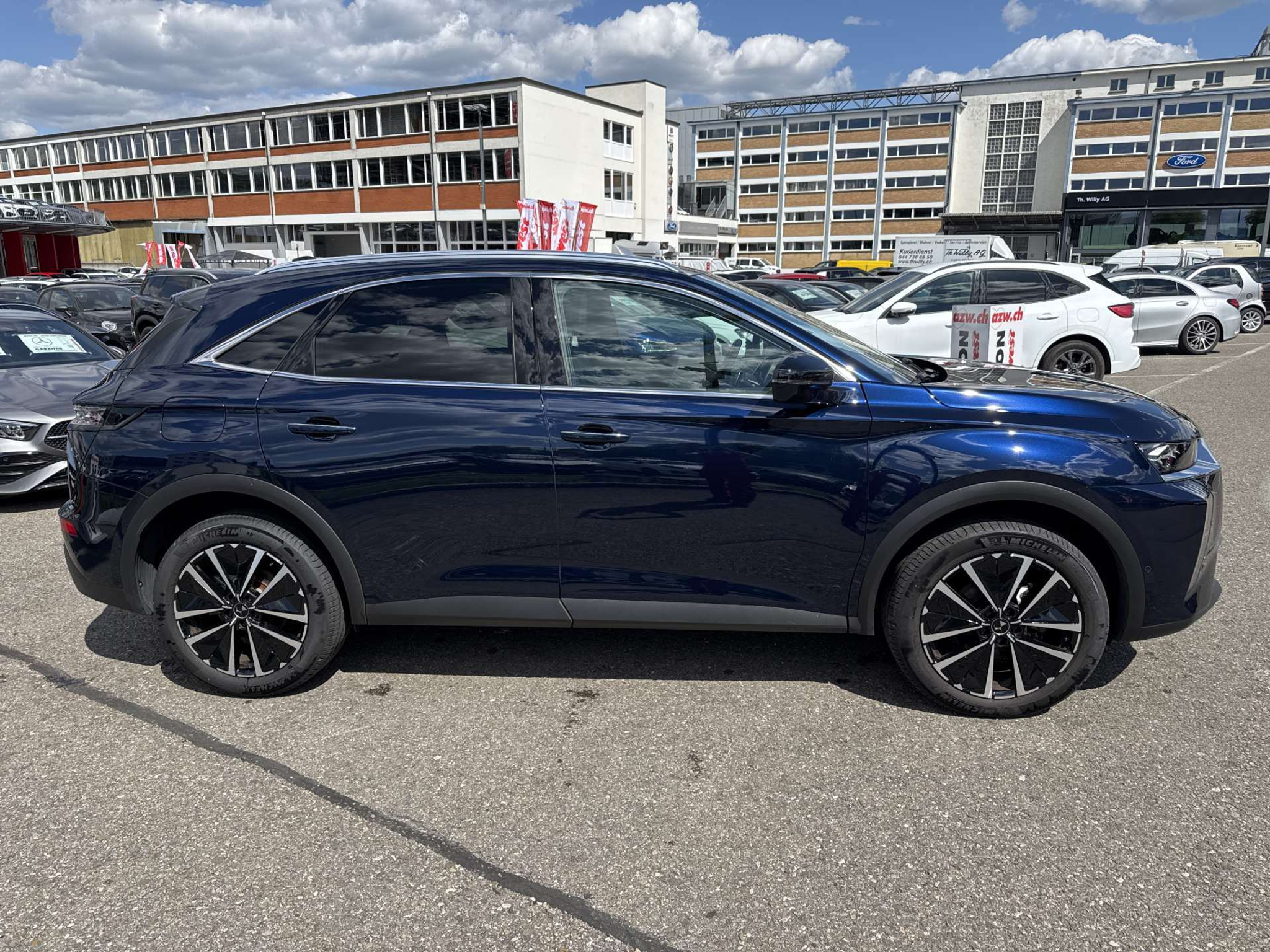 listing desktop thumbnail image 10