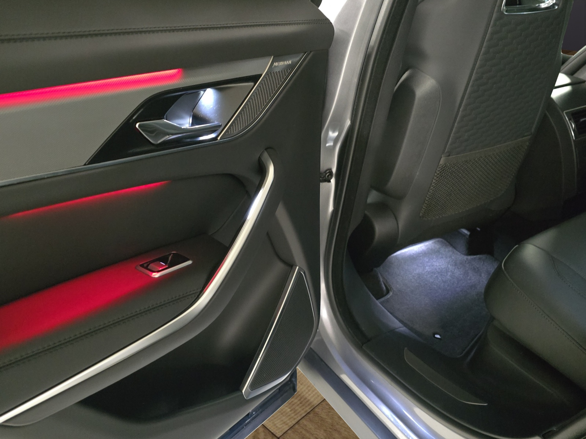 listing desktop thumbnail image 14