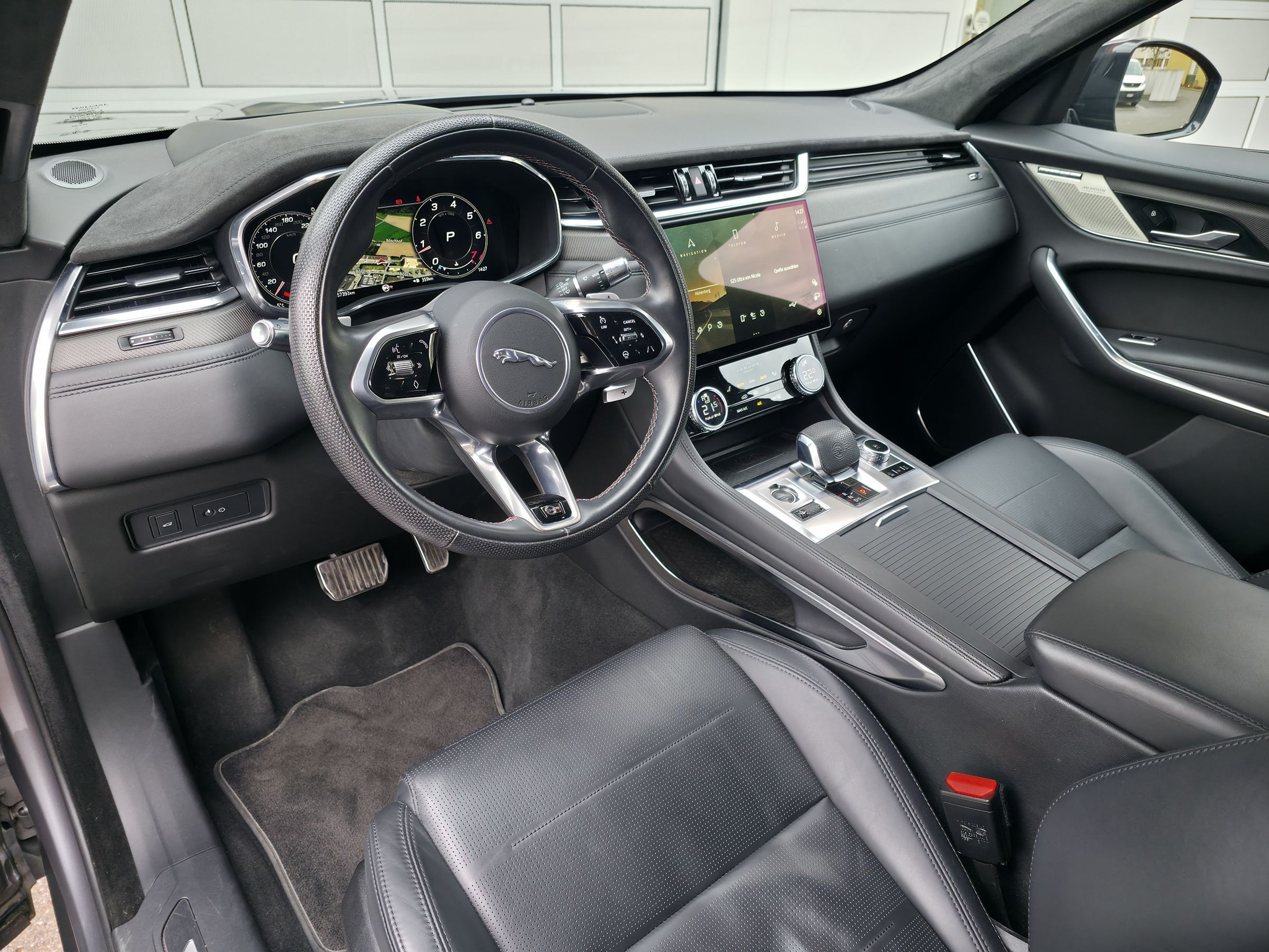 listing desktop thumbnail image 14