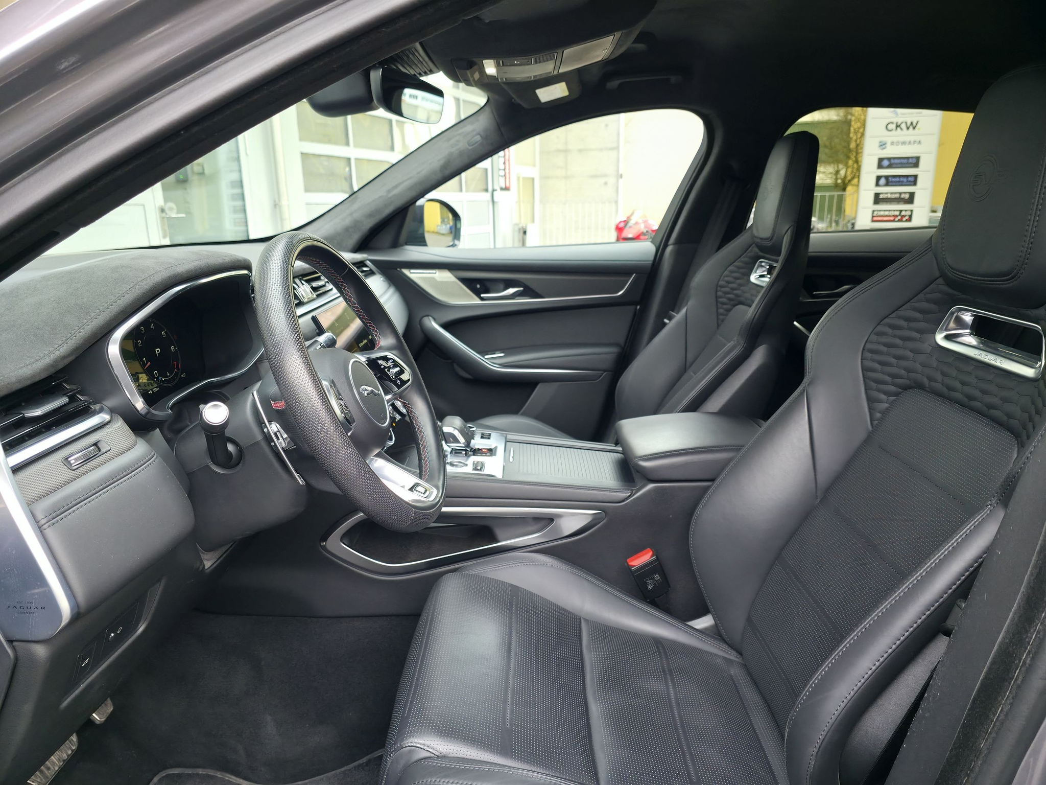 listing desktop thumbnail image 15