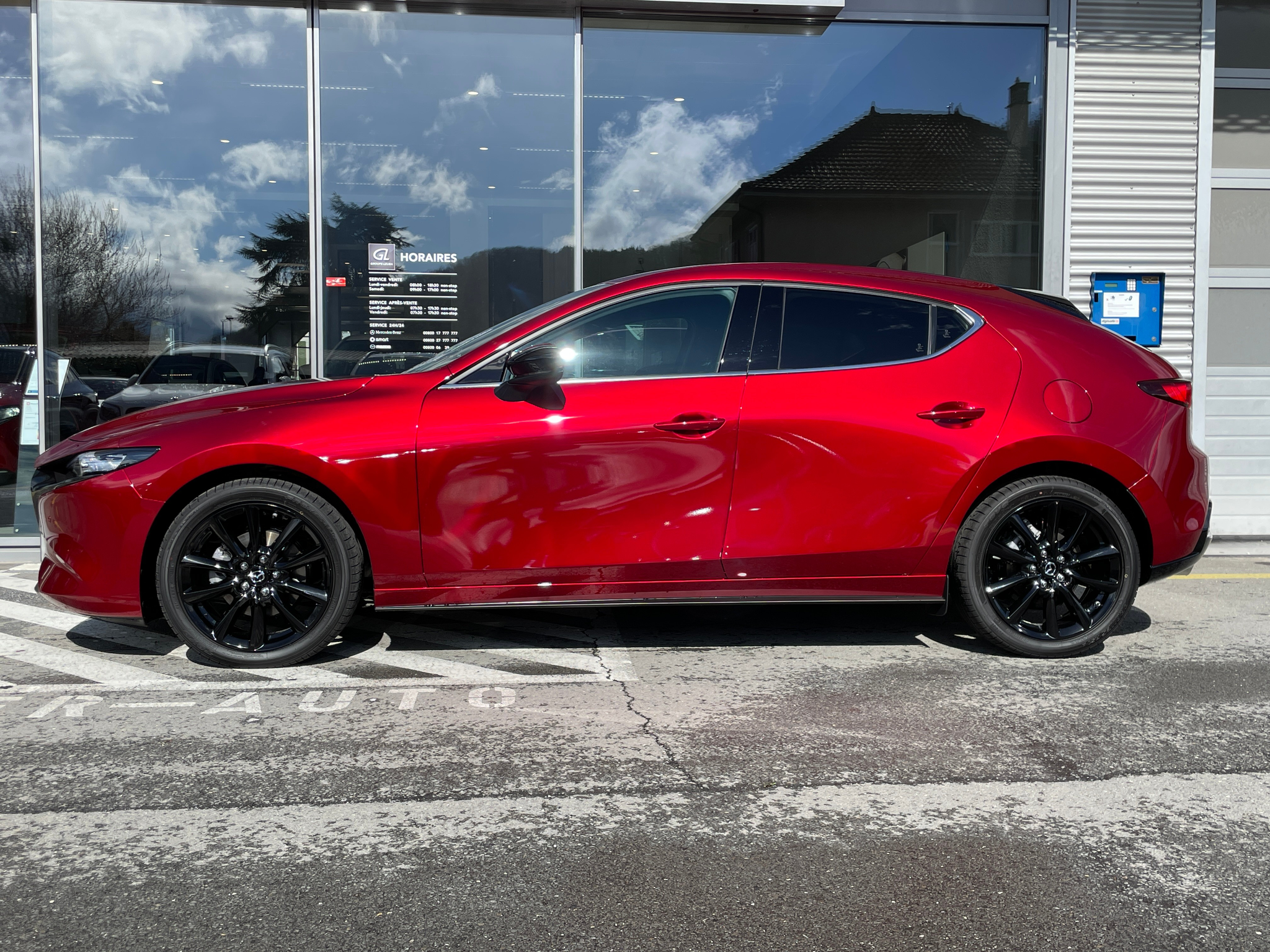 listing desktop thumbnail image 2