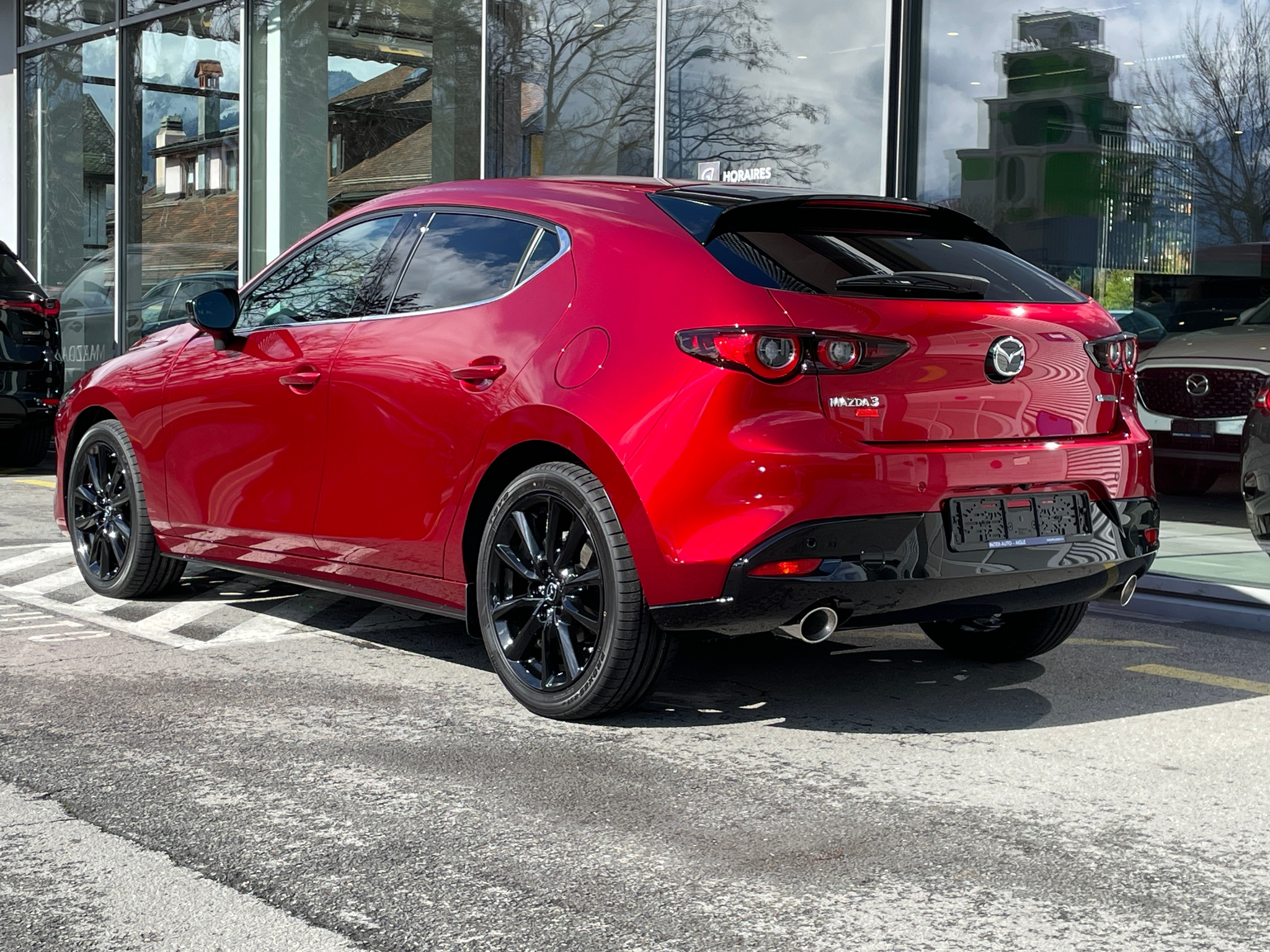 listing desktop thumbnail image 3