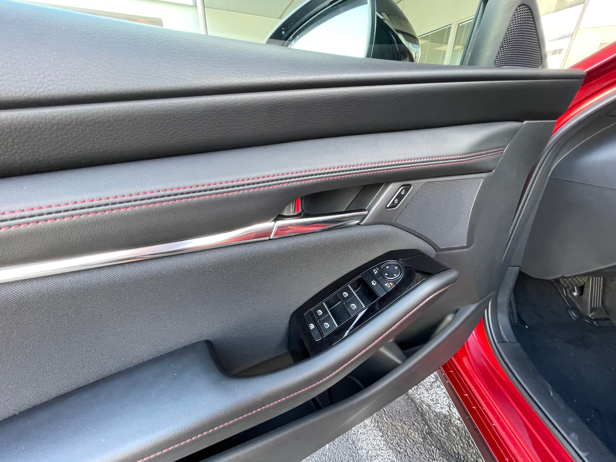 listing desktop thumbnail image 8