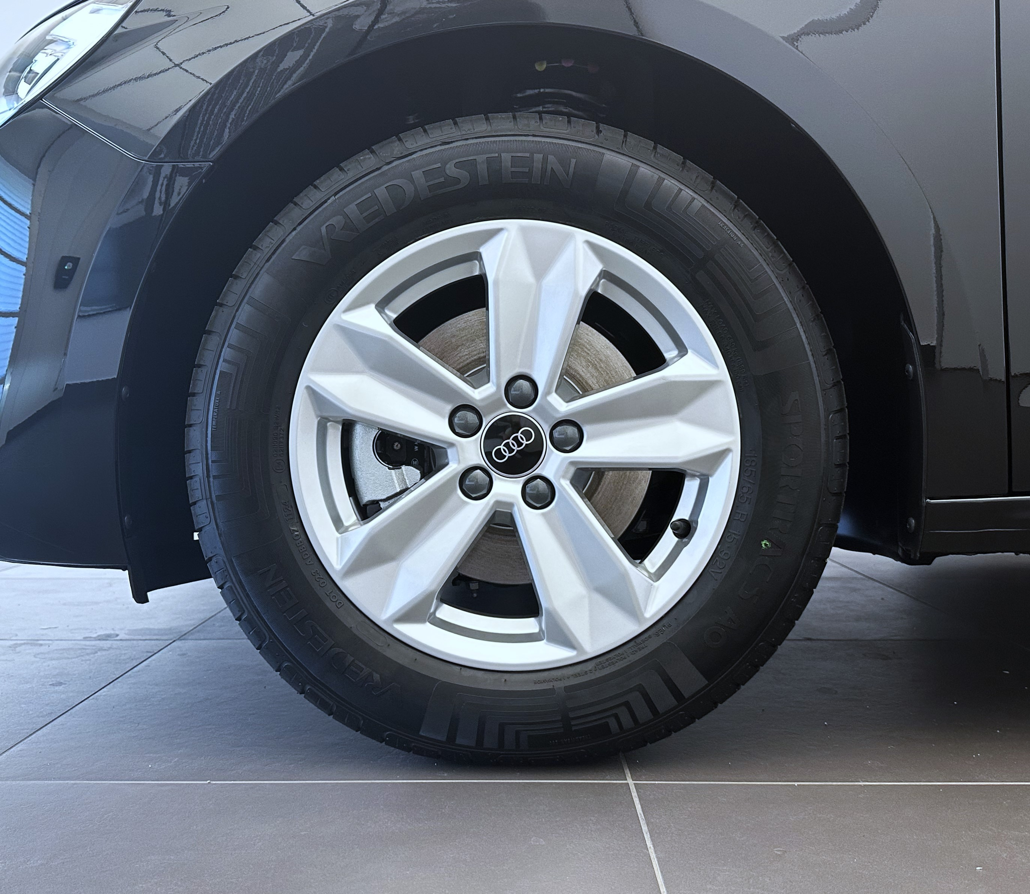 listing desktop thumbnail image 2