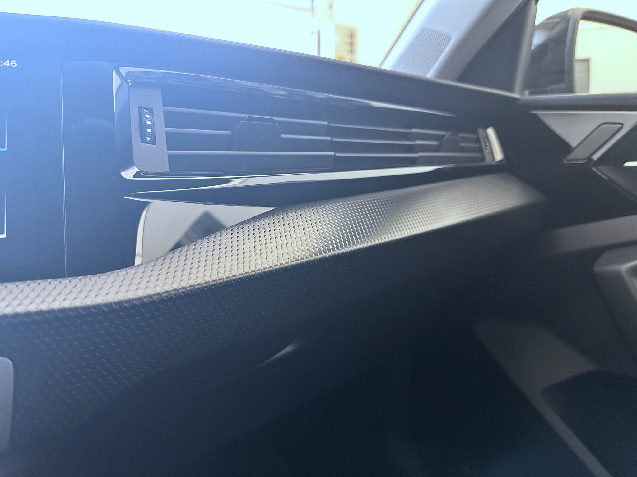 listing desktop thumbnail image 17