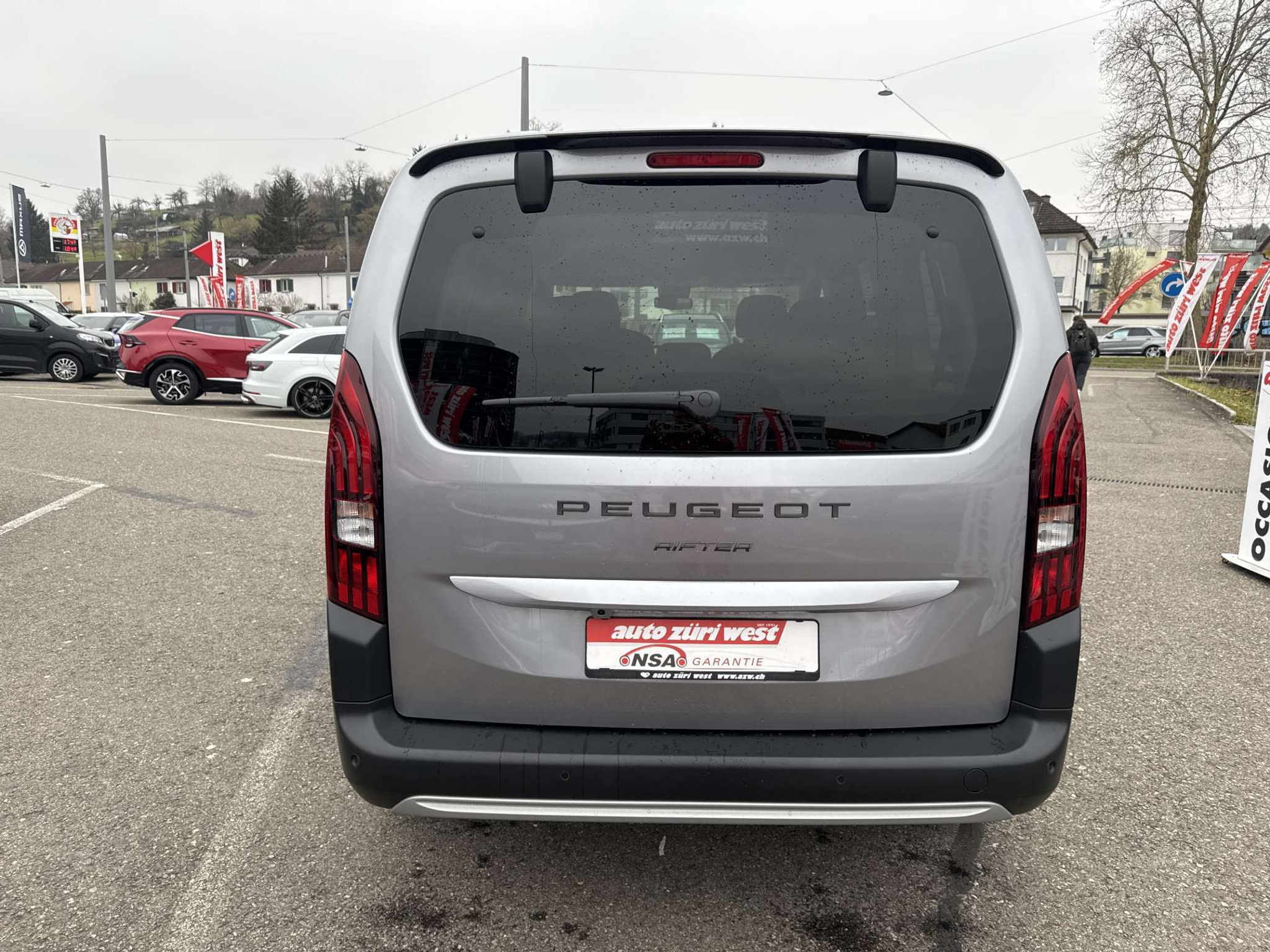 listing desktop thumbnail image 11